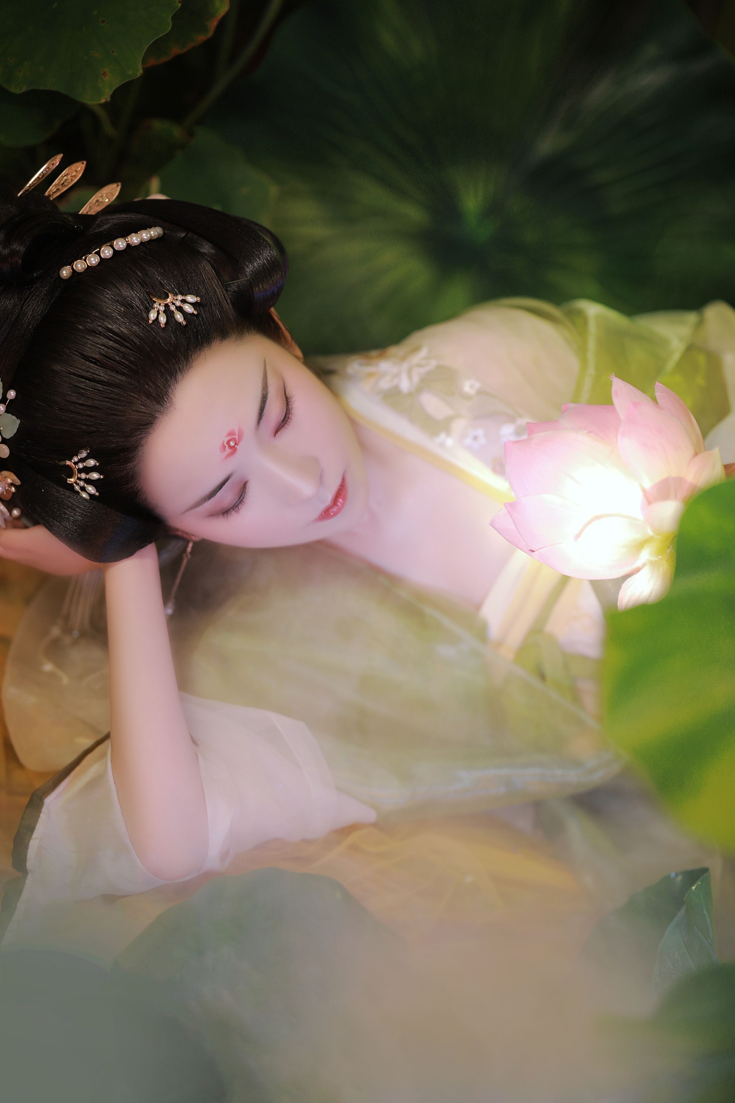 也清秋 – 《云想衣裳花想容》[32P]
