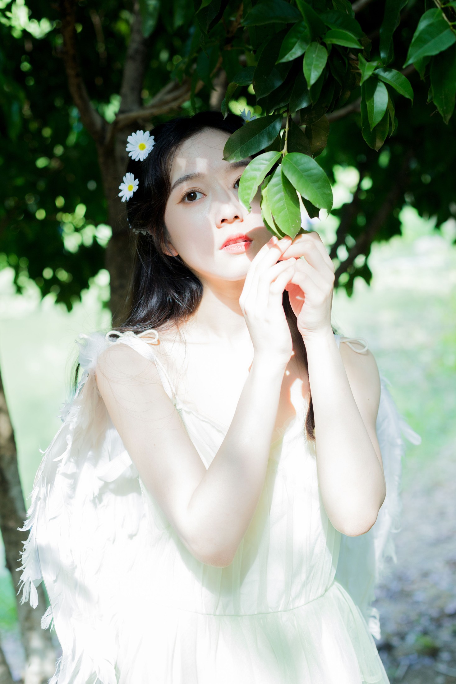 戈曼妮Nini – 《夏末的精灵》[33P]