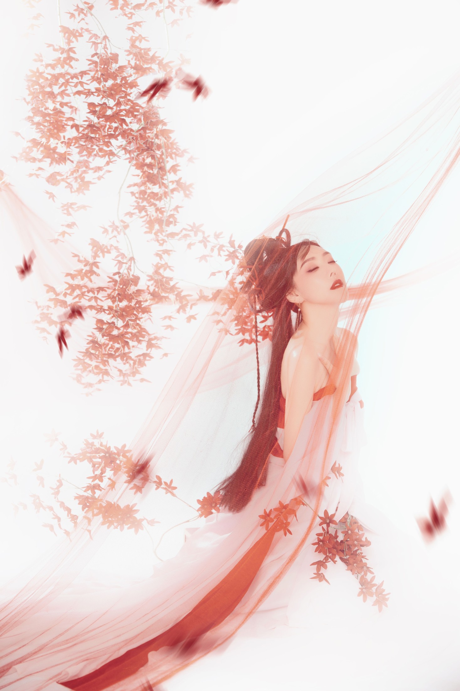 雪宝 – 《枫叶飘红》[22P]