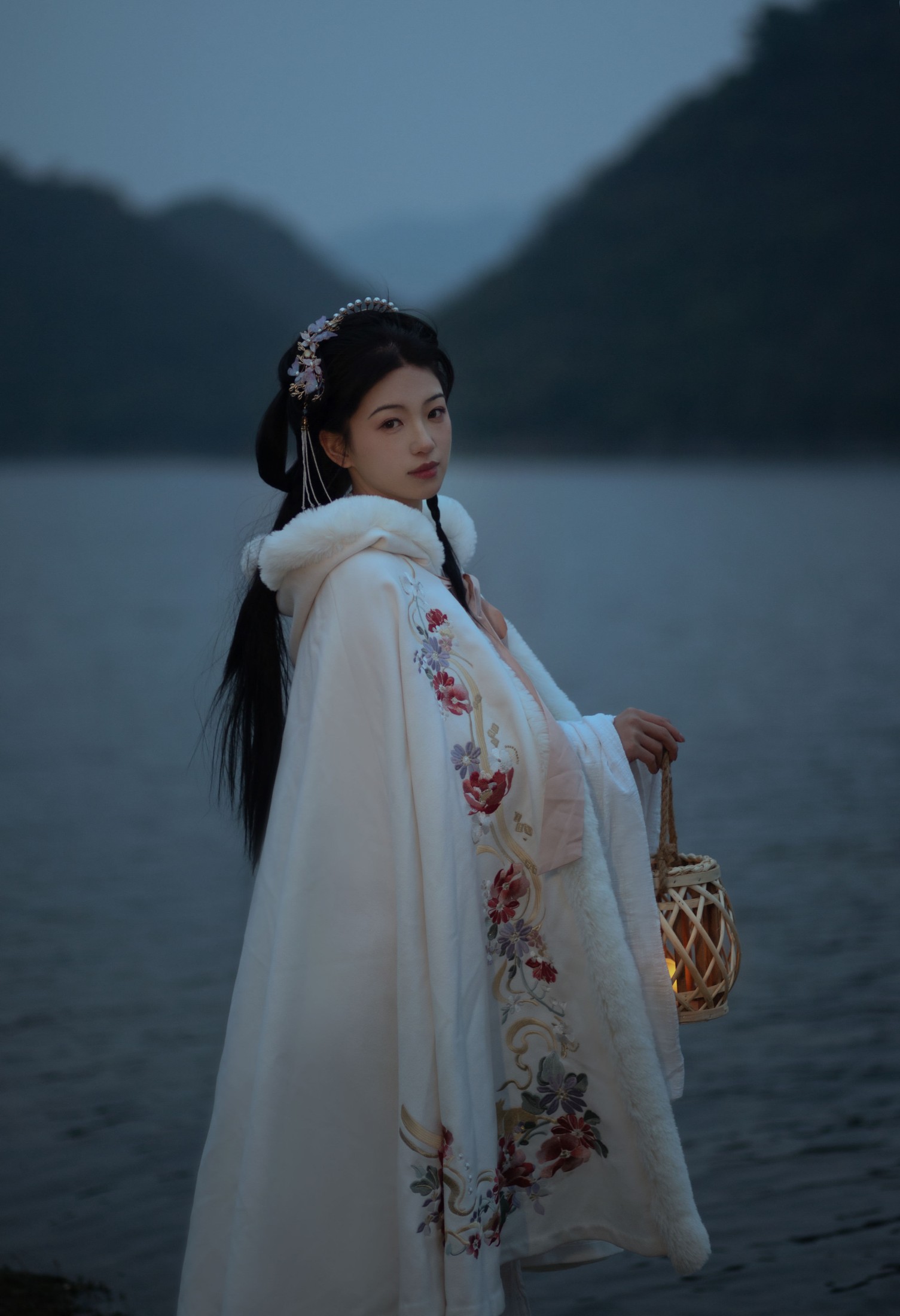 赤木晴子 – 《寒衣》[27P]