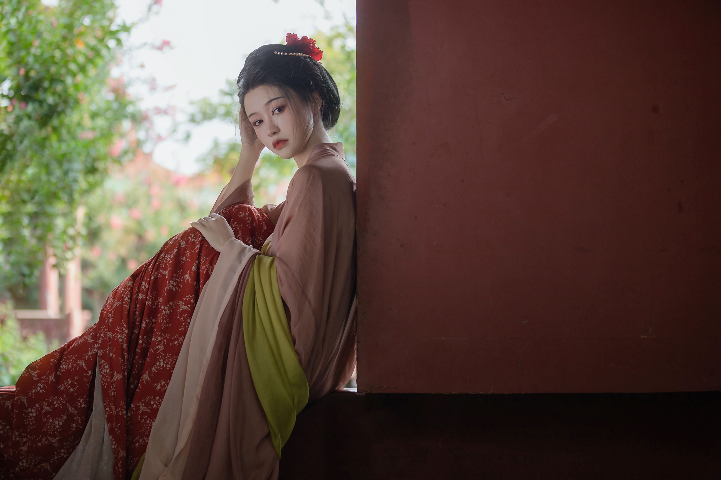 梨一依 – 《宫墙柳》[24P]