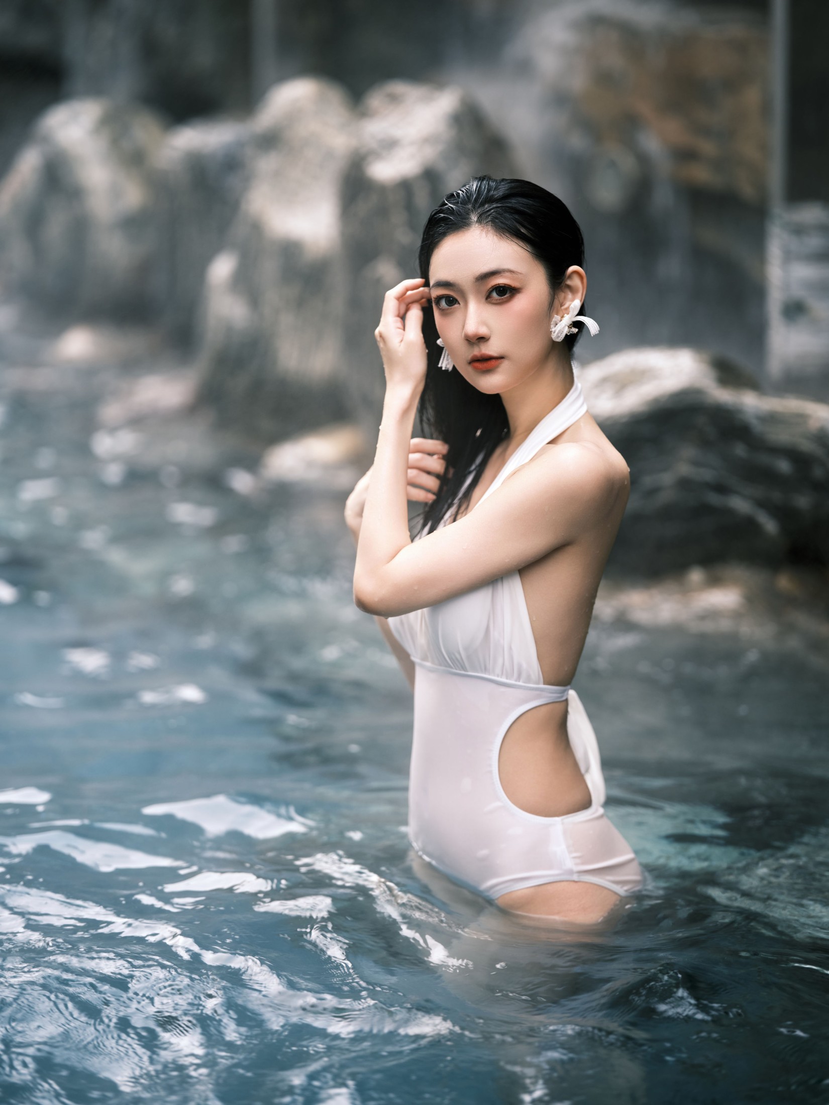 飞鸟咕咕- – 《温泉白》[45P]