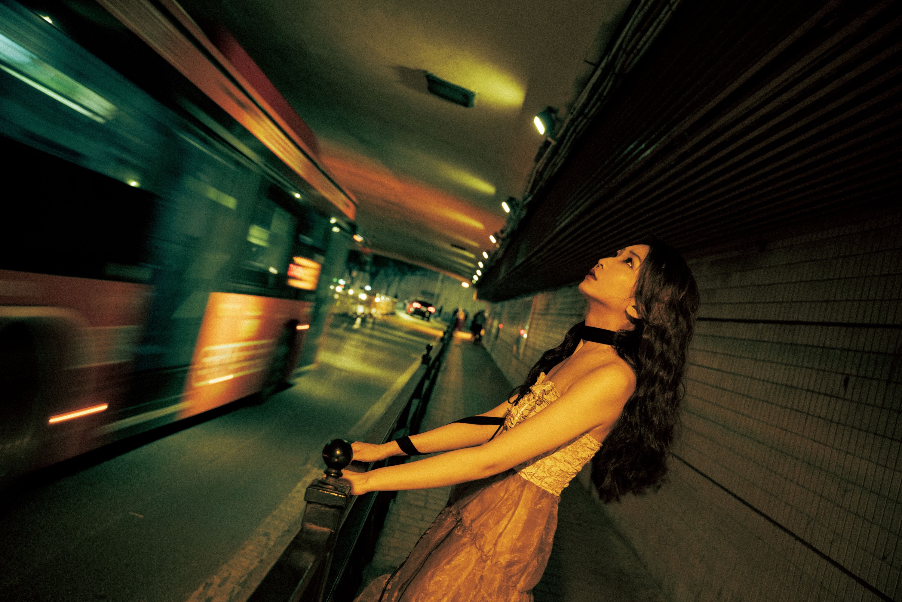 娅呀子 – 《港风复古少女写真》[26P]