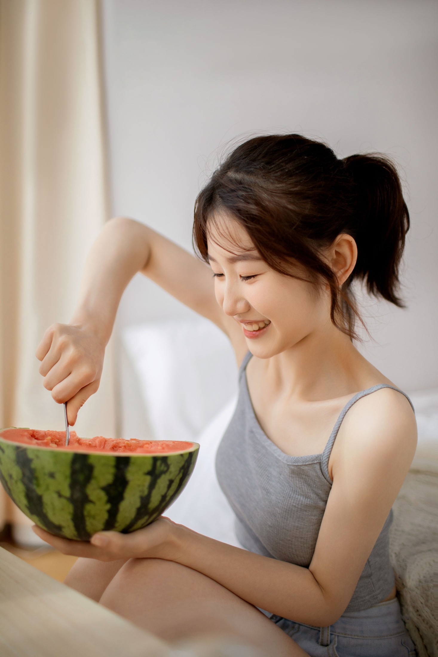 佩佩 – 《夏日气氛》[22P]