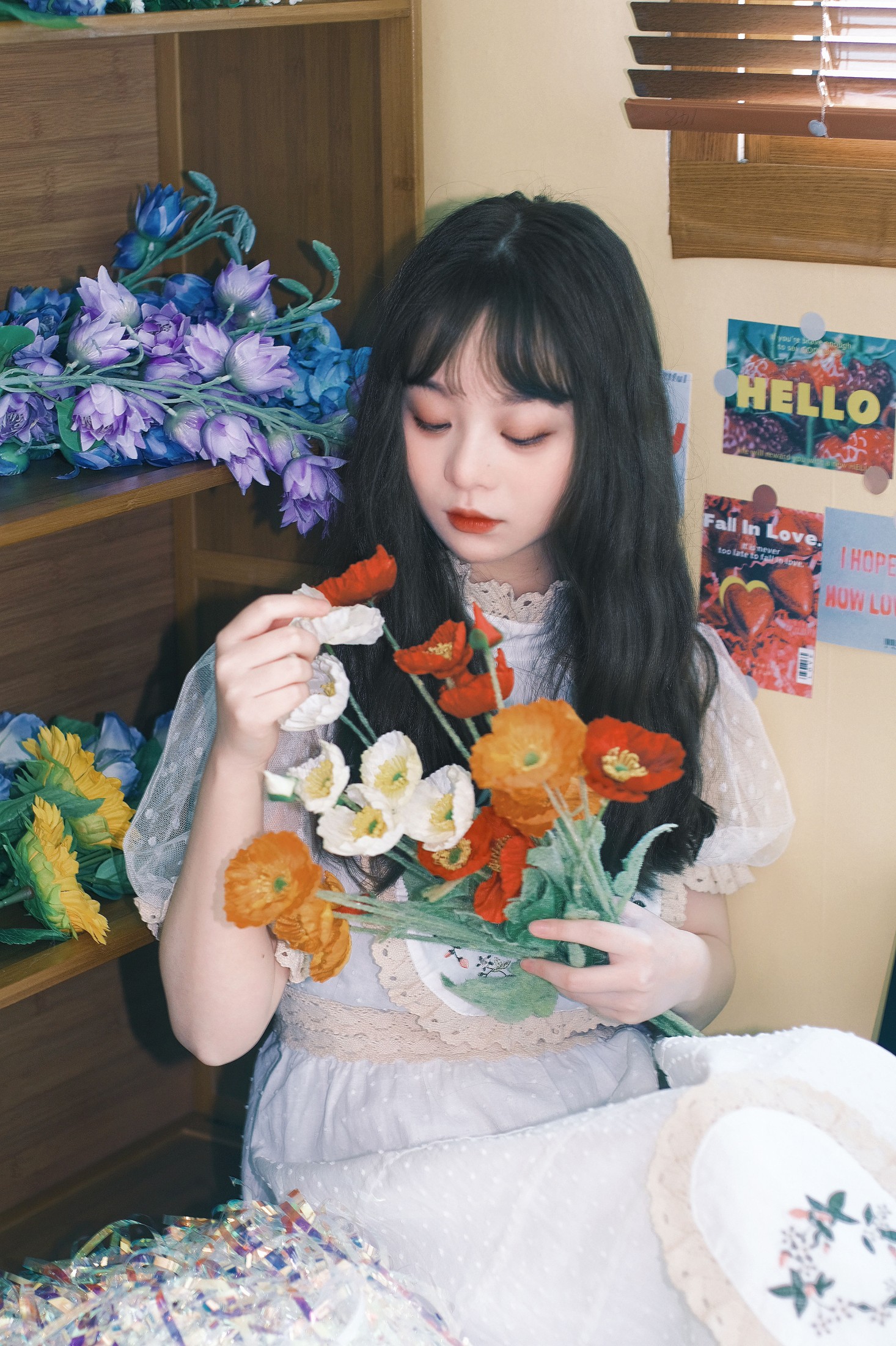 林野昭昭 – 《被鲜花包围的浪漫》[20P]