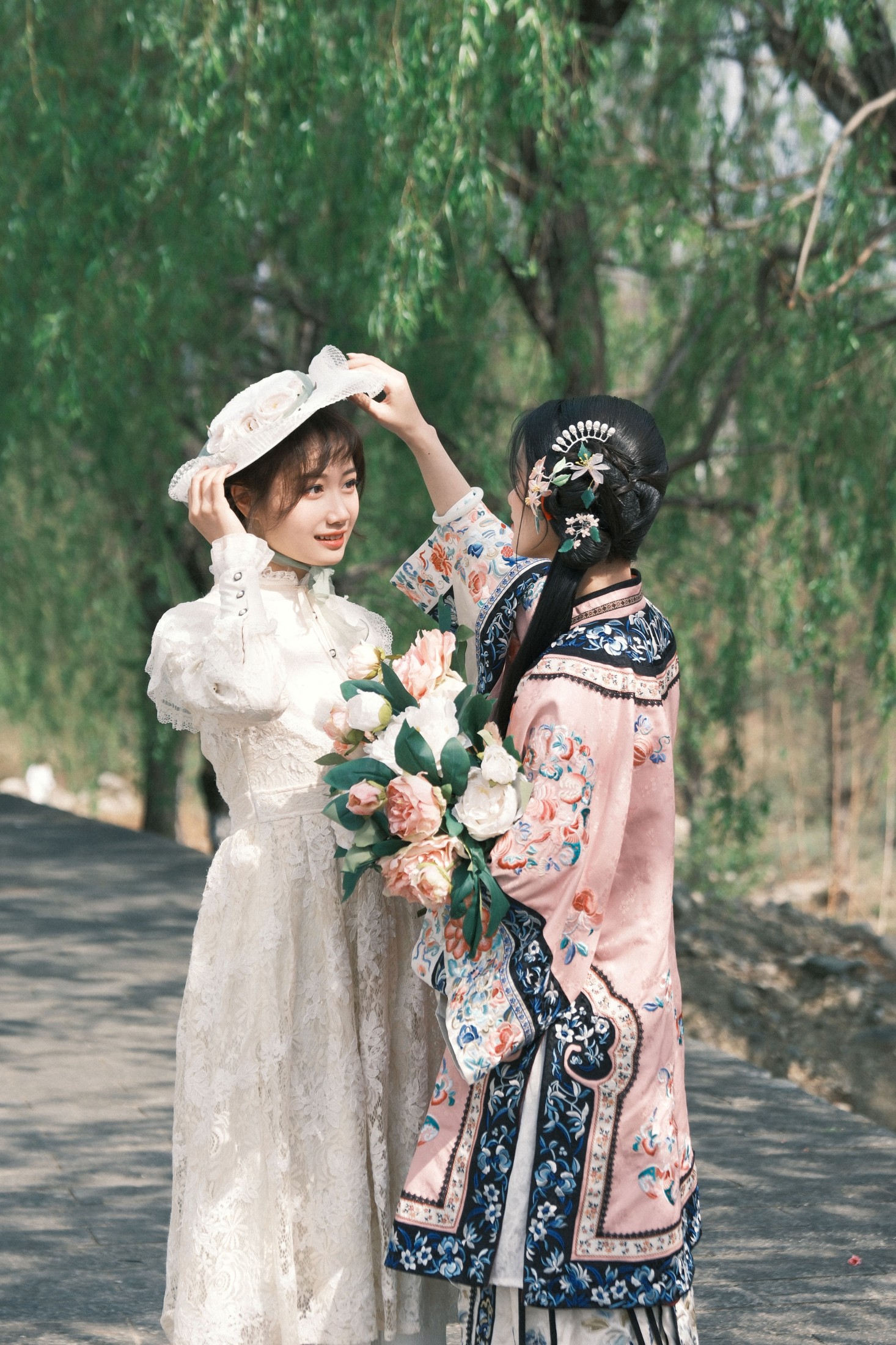 橘小桃 么一奥缪 – 《两个女孩的故事》[21P]