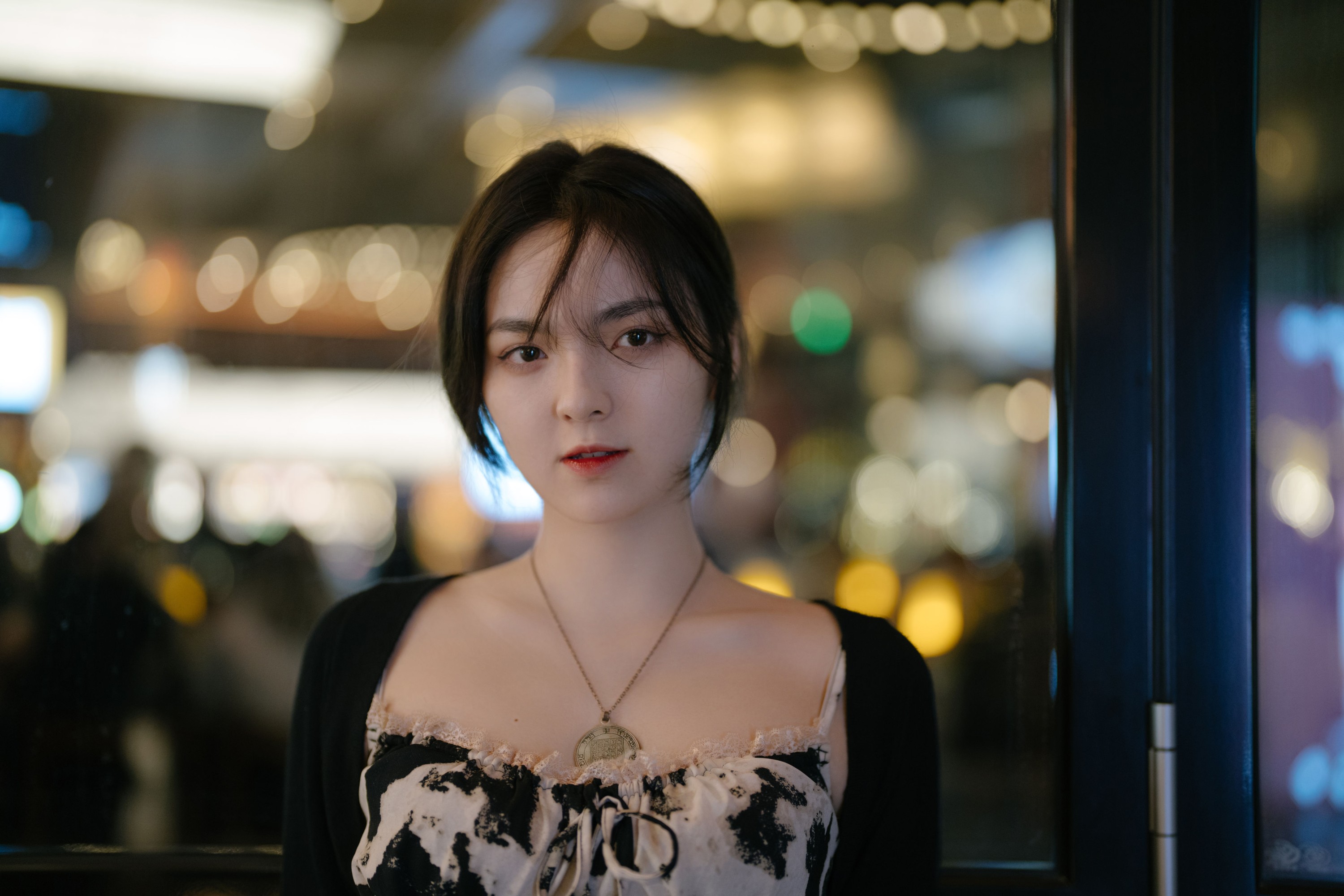 冯玉憬 – 《1.2大光圈下纯自然拍摄的夜景人像》[27P]