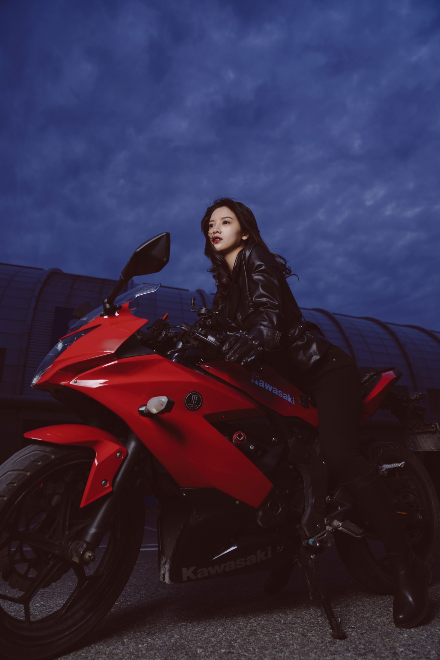 喵喵喵是锦儿呀 – 《甜辣机车，娇弱少女的酷姐范》[31P]