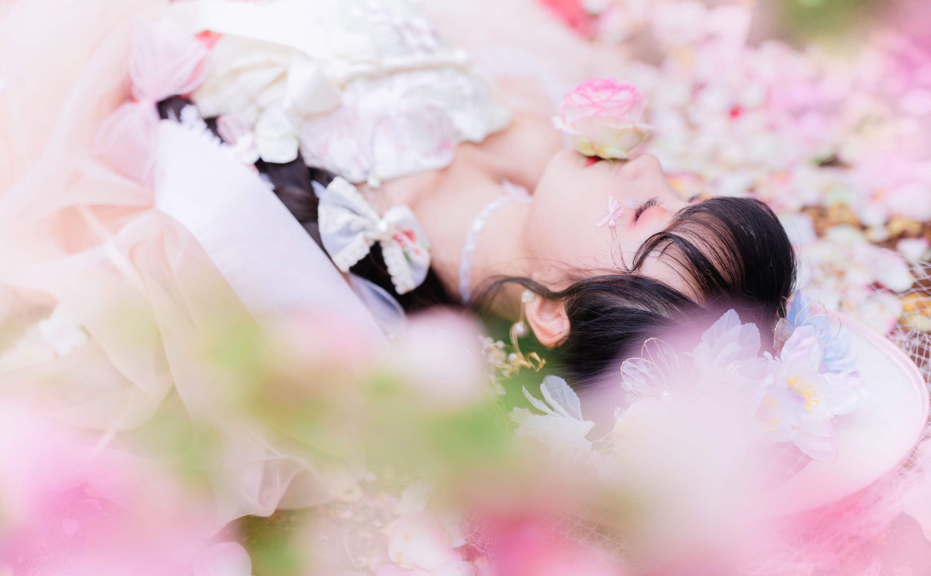 绮罗生的小苏苏 – 《玫瑰少女 》[22P]