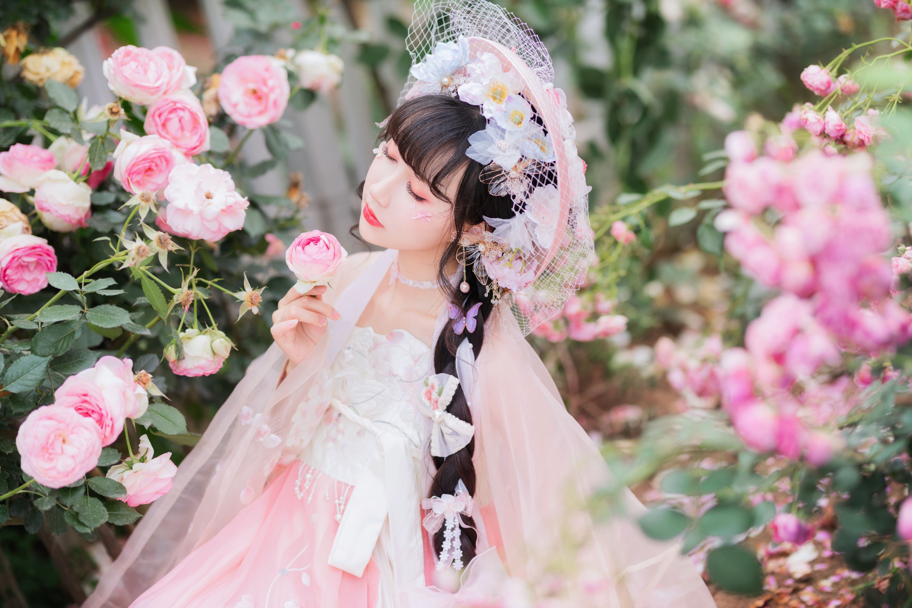 绮罗生的小苏苏 – 《玫瑰少女 》[22P]