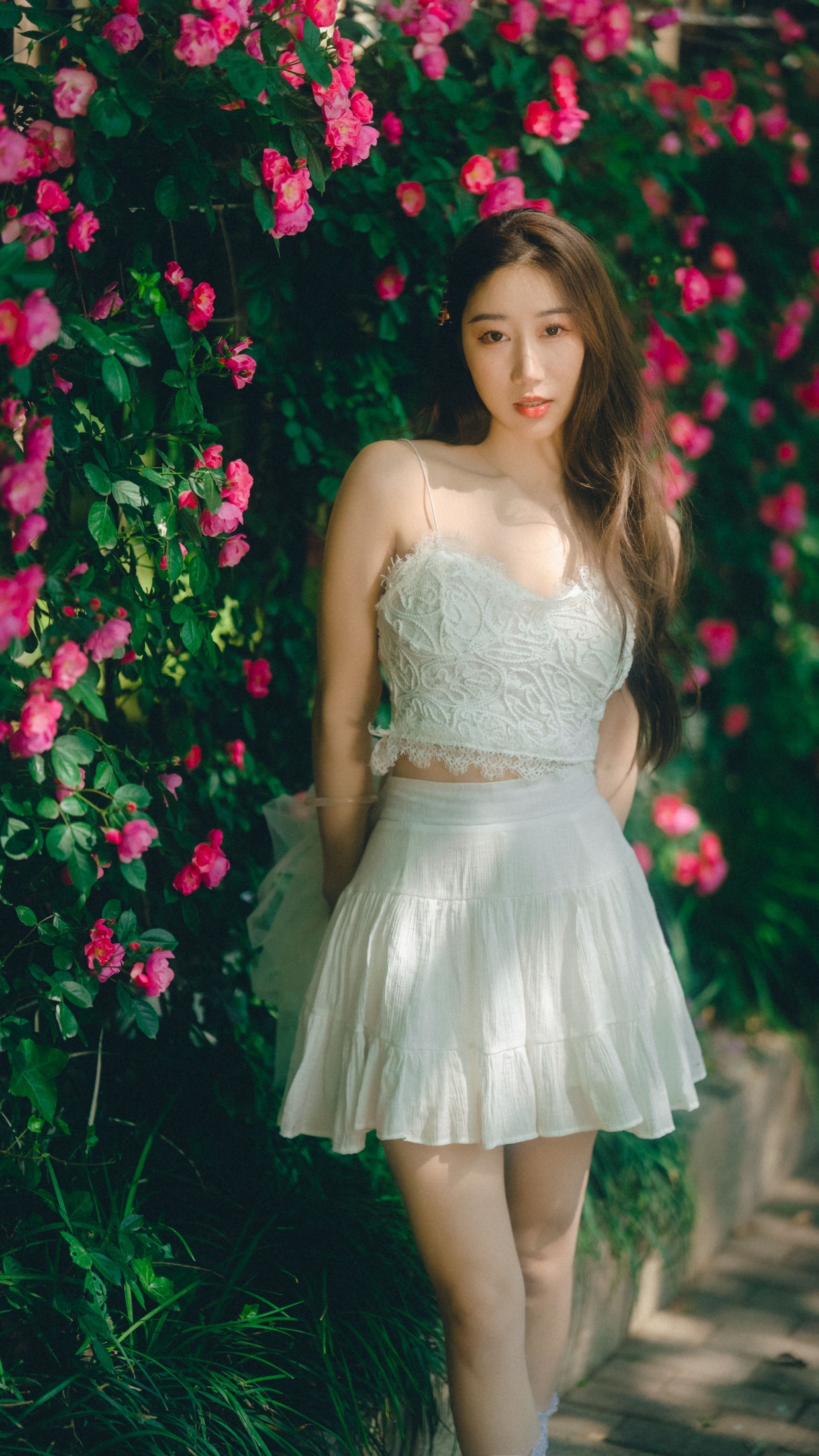 桃子 – 《蔷薇花下》[48P]