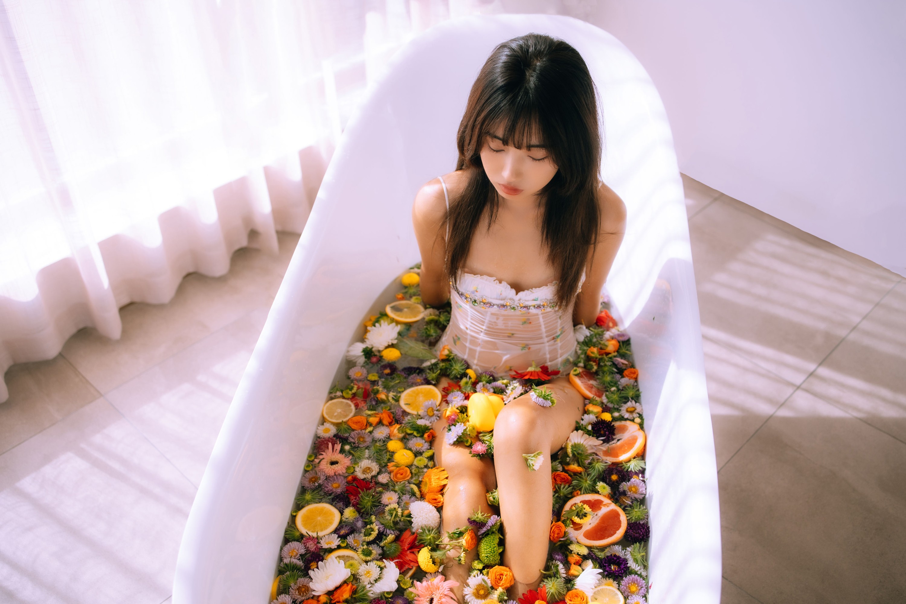 文文 – 《浴缸鲜花少女》[45P]