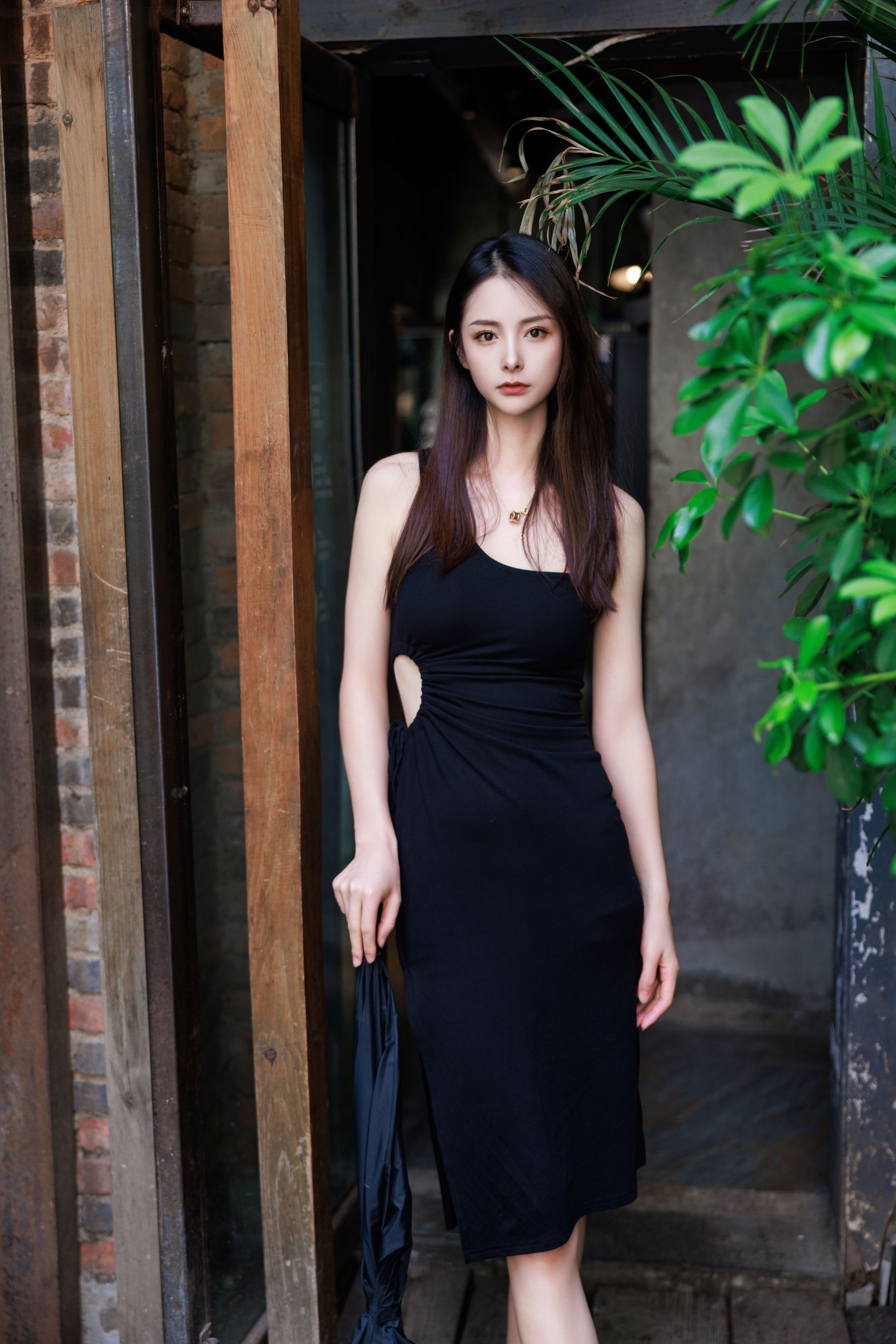 雅雅子子 – 《大隐》[27P]