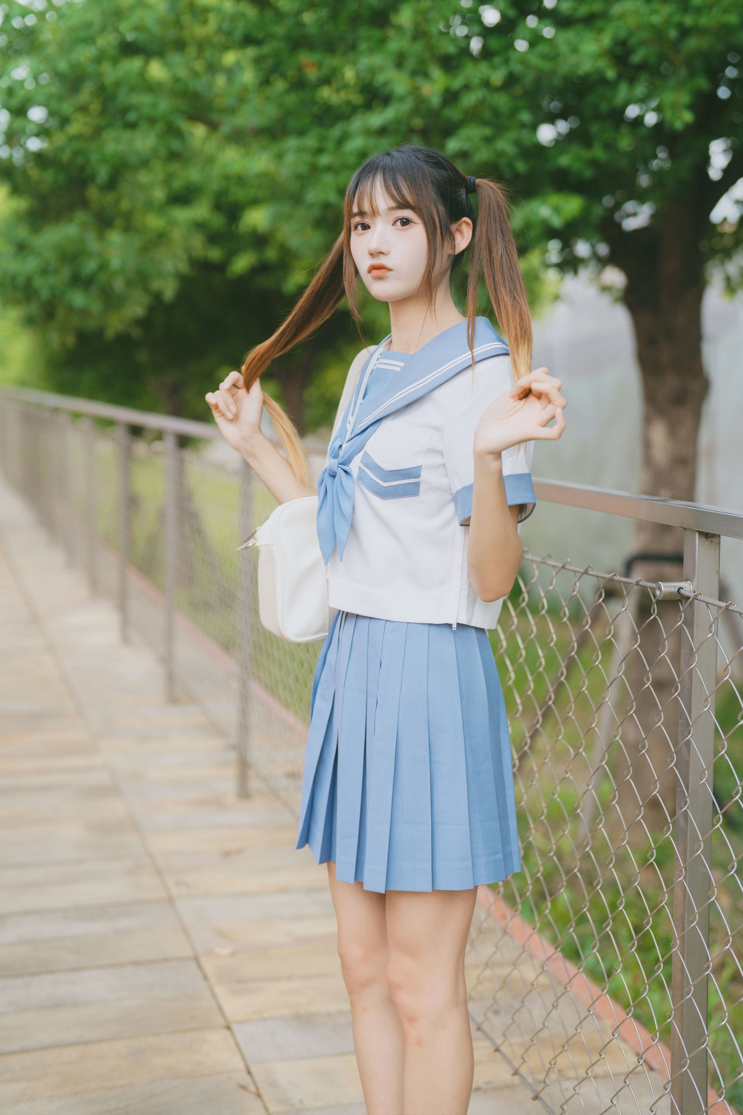 贰加六 兔子Zzz不吃胡萝卜 – 《放学回家》[28P]