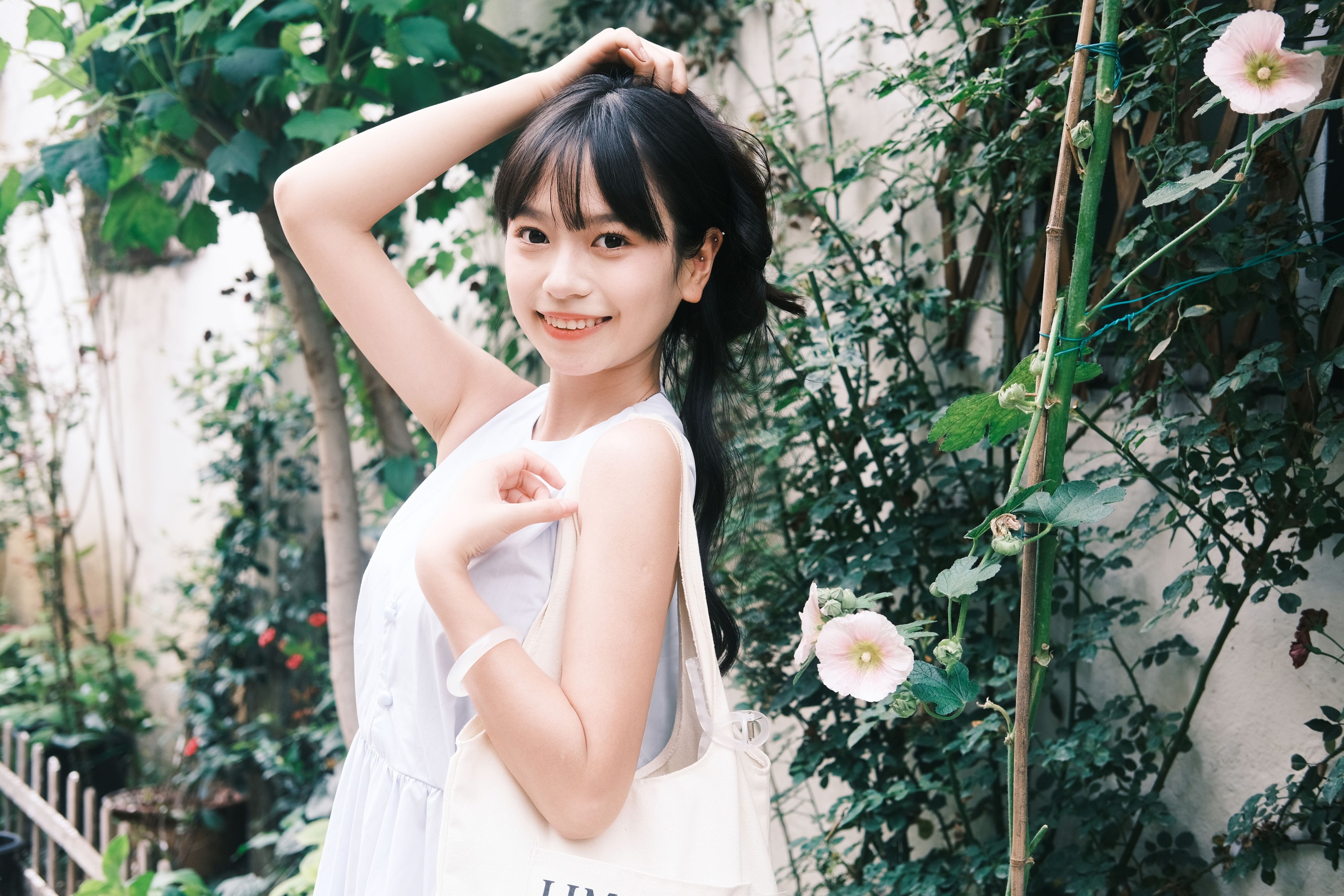 鄢韵琳 – 《站前花街》[33P]