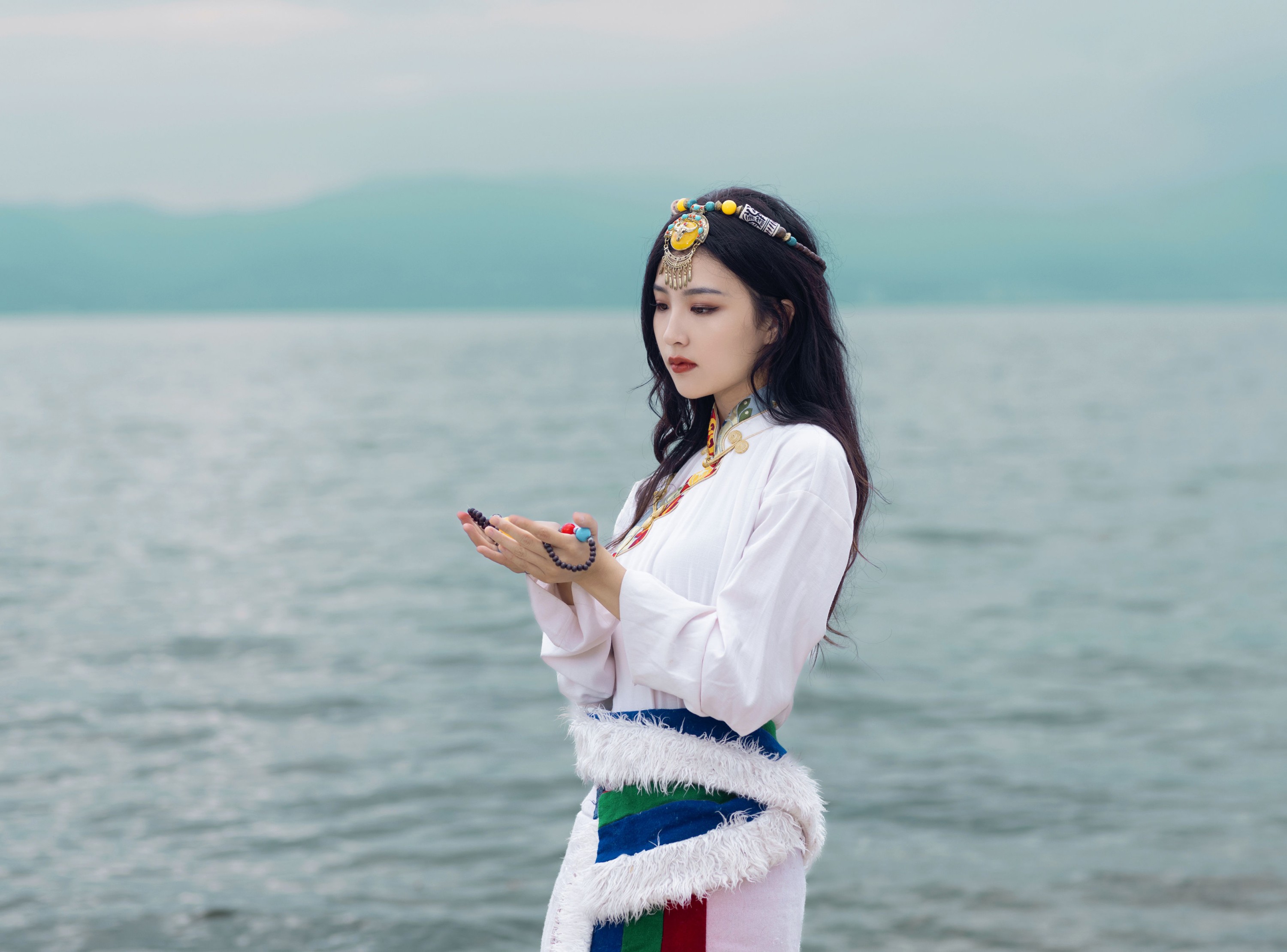 雨萌 – 《抚仙湖拍藏服》[22P]