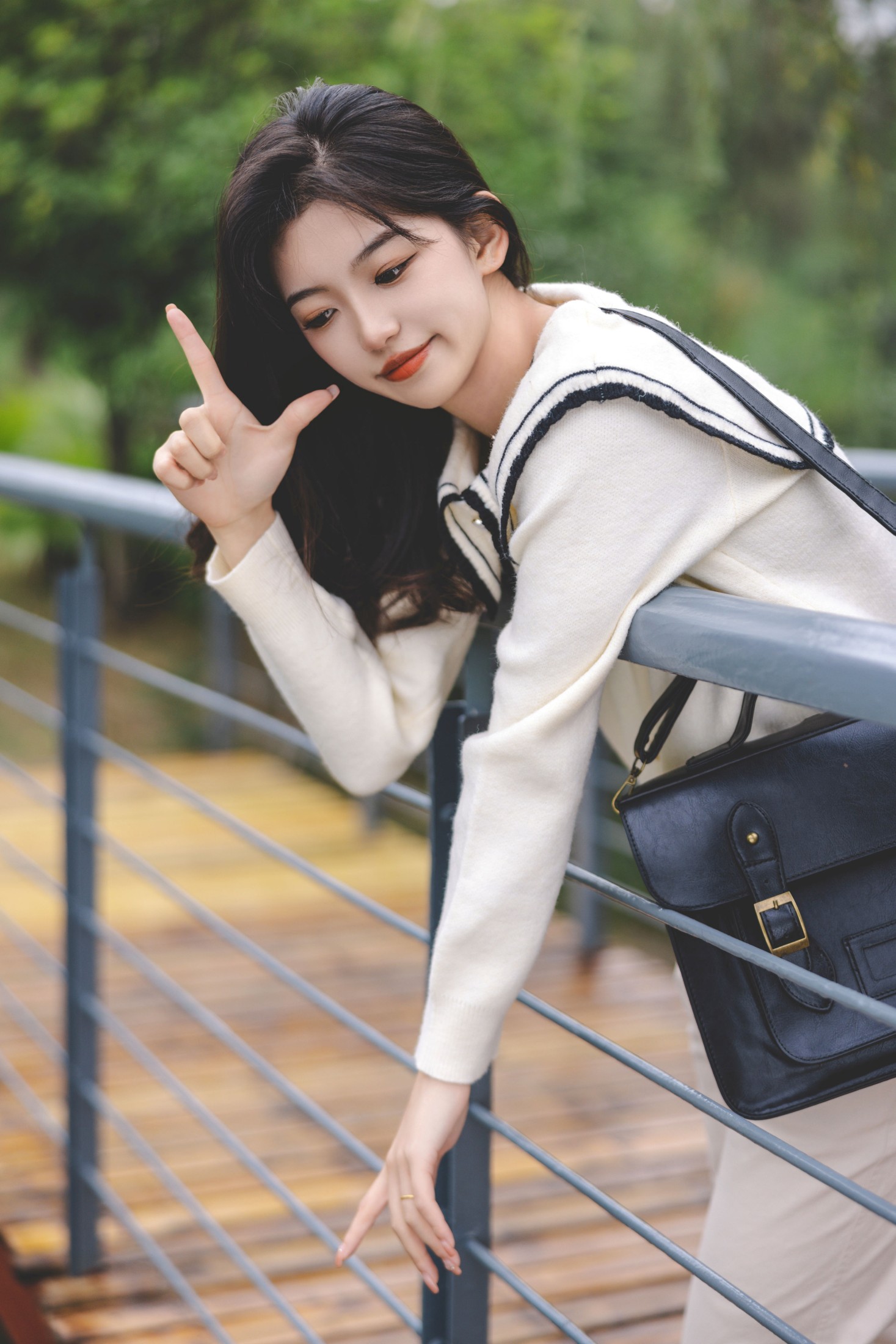 赤木晴子 – 《青春靓丽的少女》[28P]