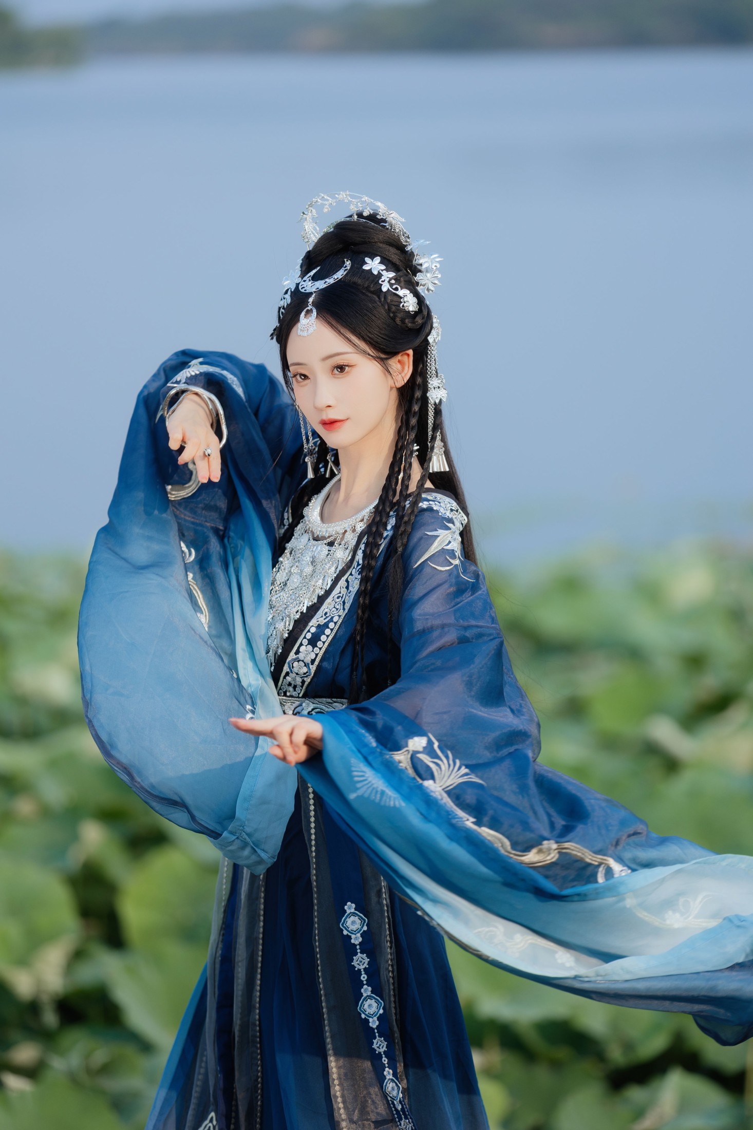 嘉月月月 – 《苗疆圣女》[21P]