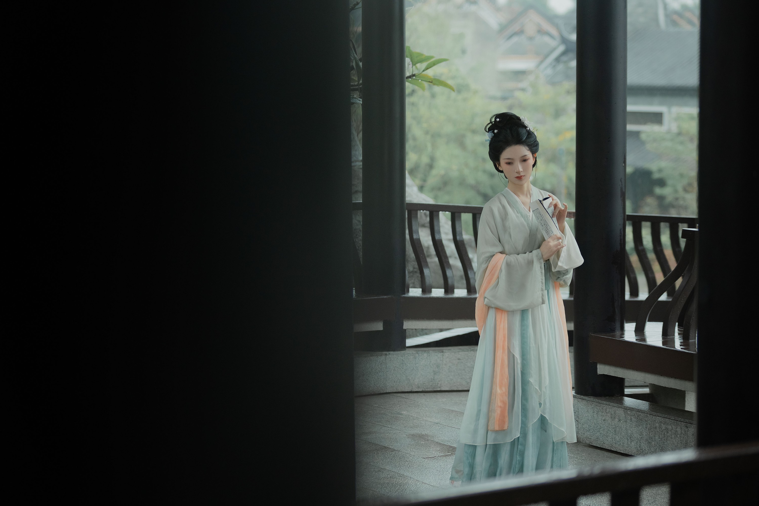 芙蕖尚盈 – 《雨打芭蕉》[26P]
