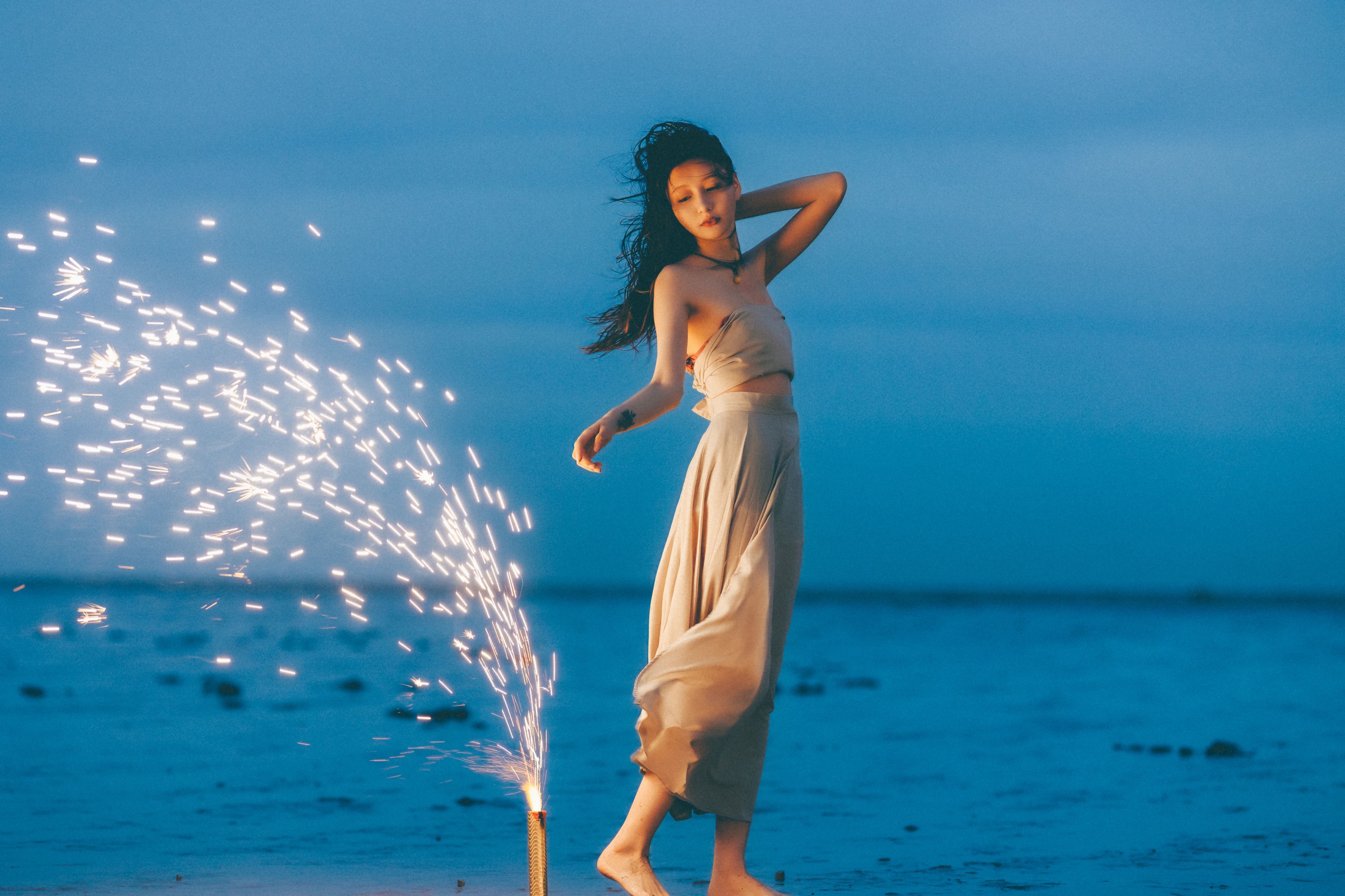 荼荼 – 《烟花与少女》[26P]
