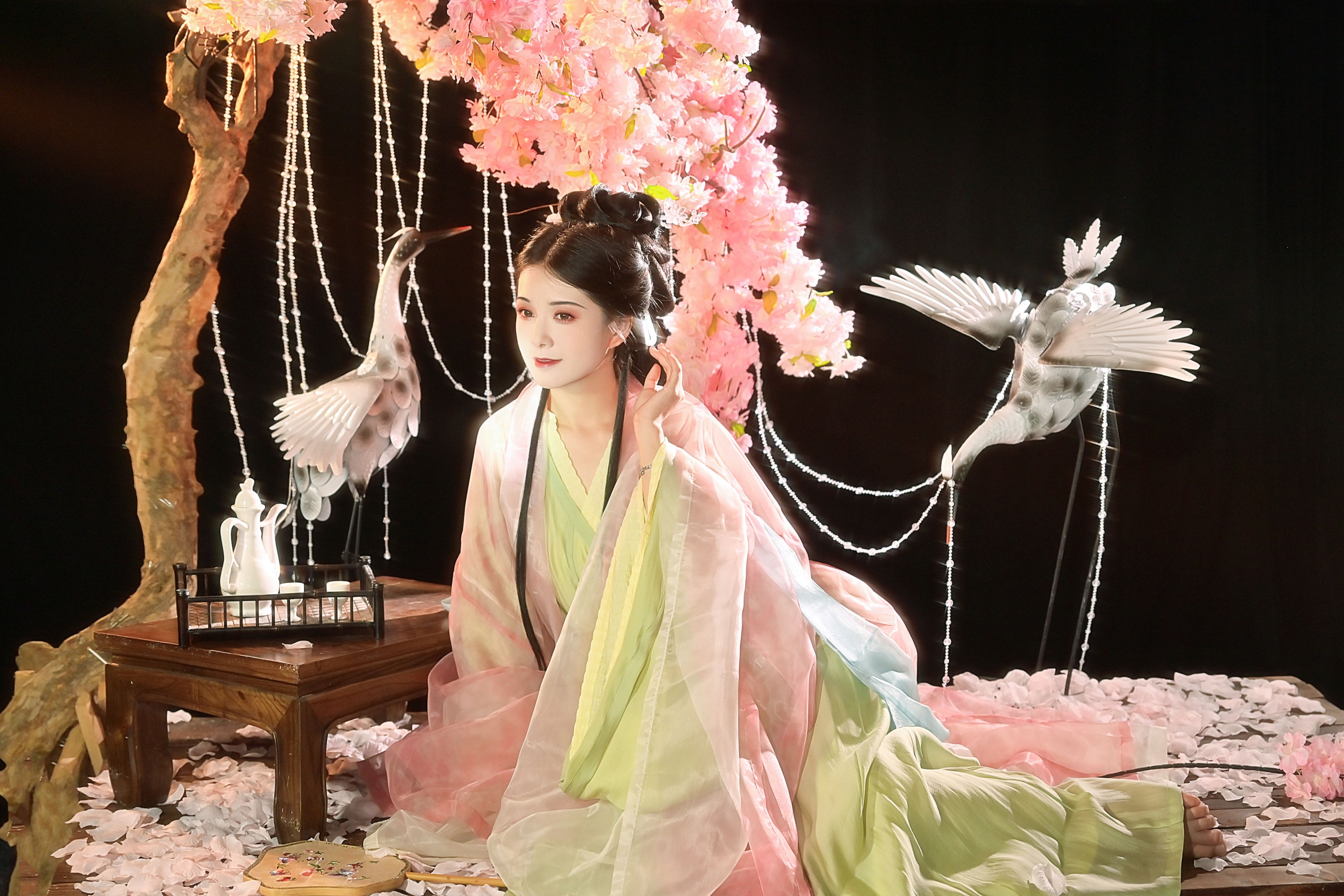 伊伊不想长胖胖 – 《桃花树下》[23P]