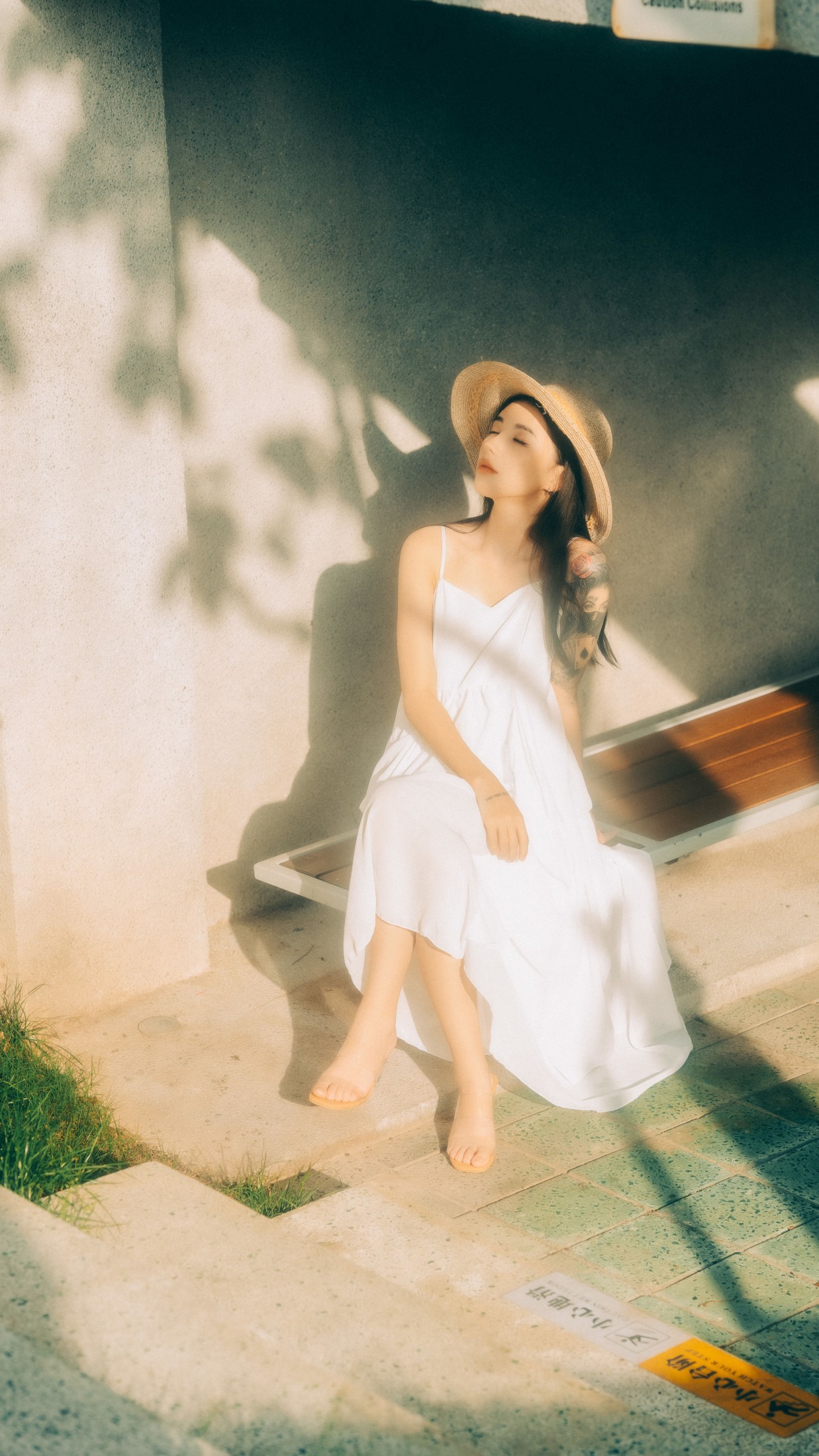 悦悦 – 《白衣少女》[44P]