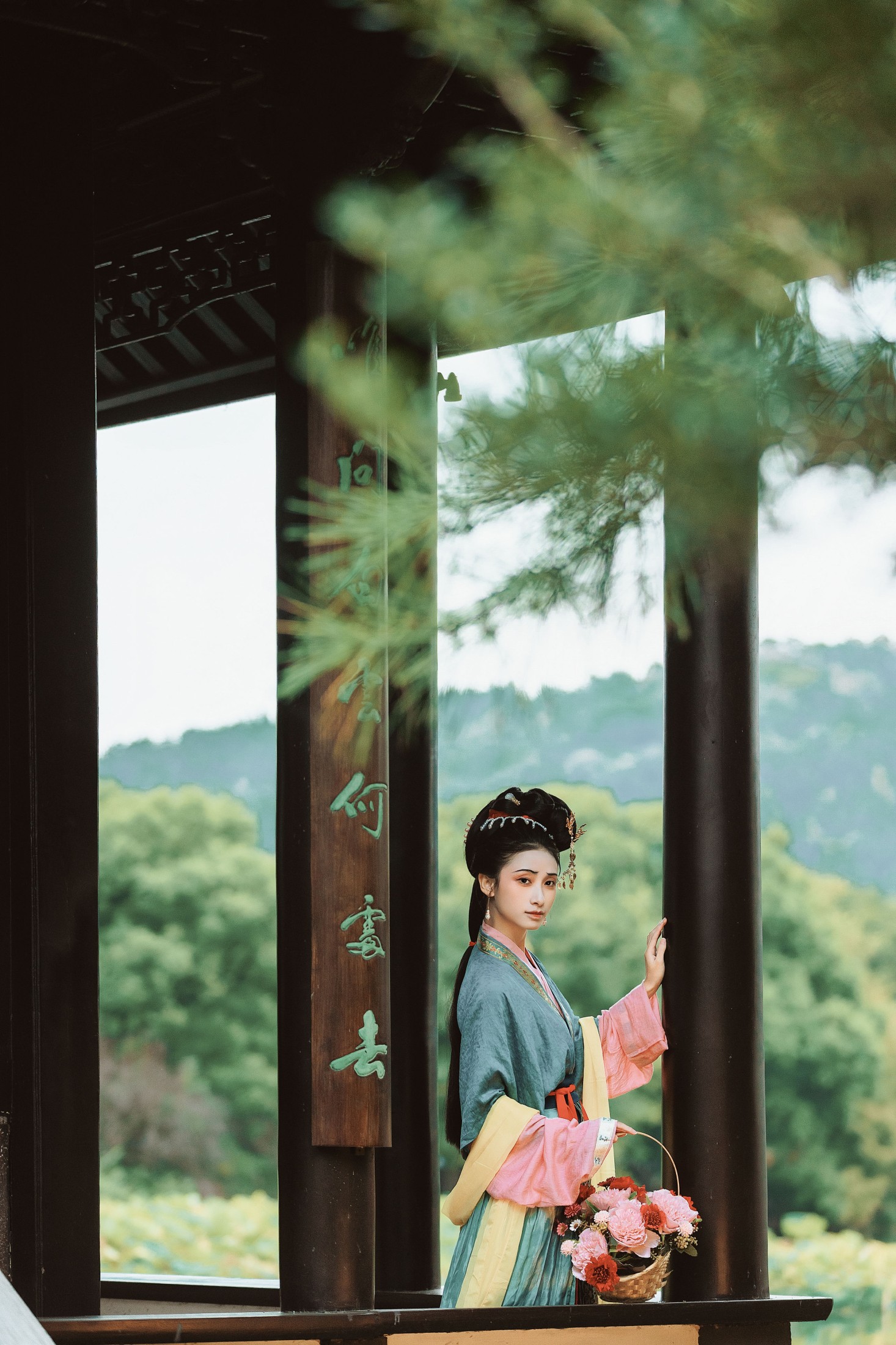 眸小妖 – 《行香子》[48P]