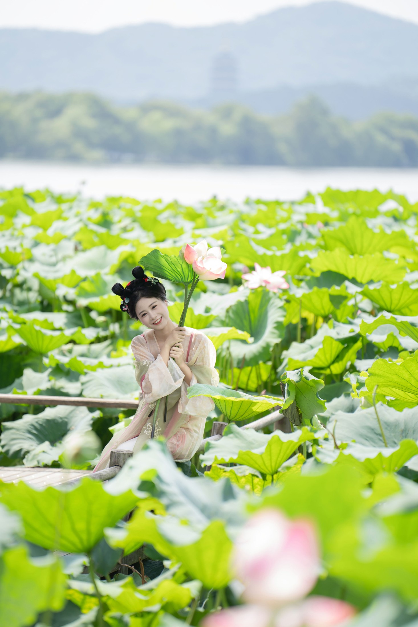 橙子舒 – 《夏日限定荷花少女》[22P]