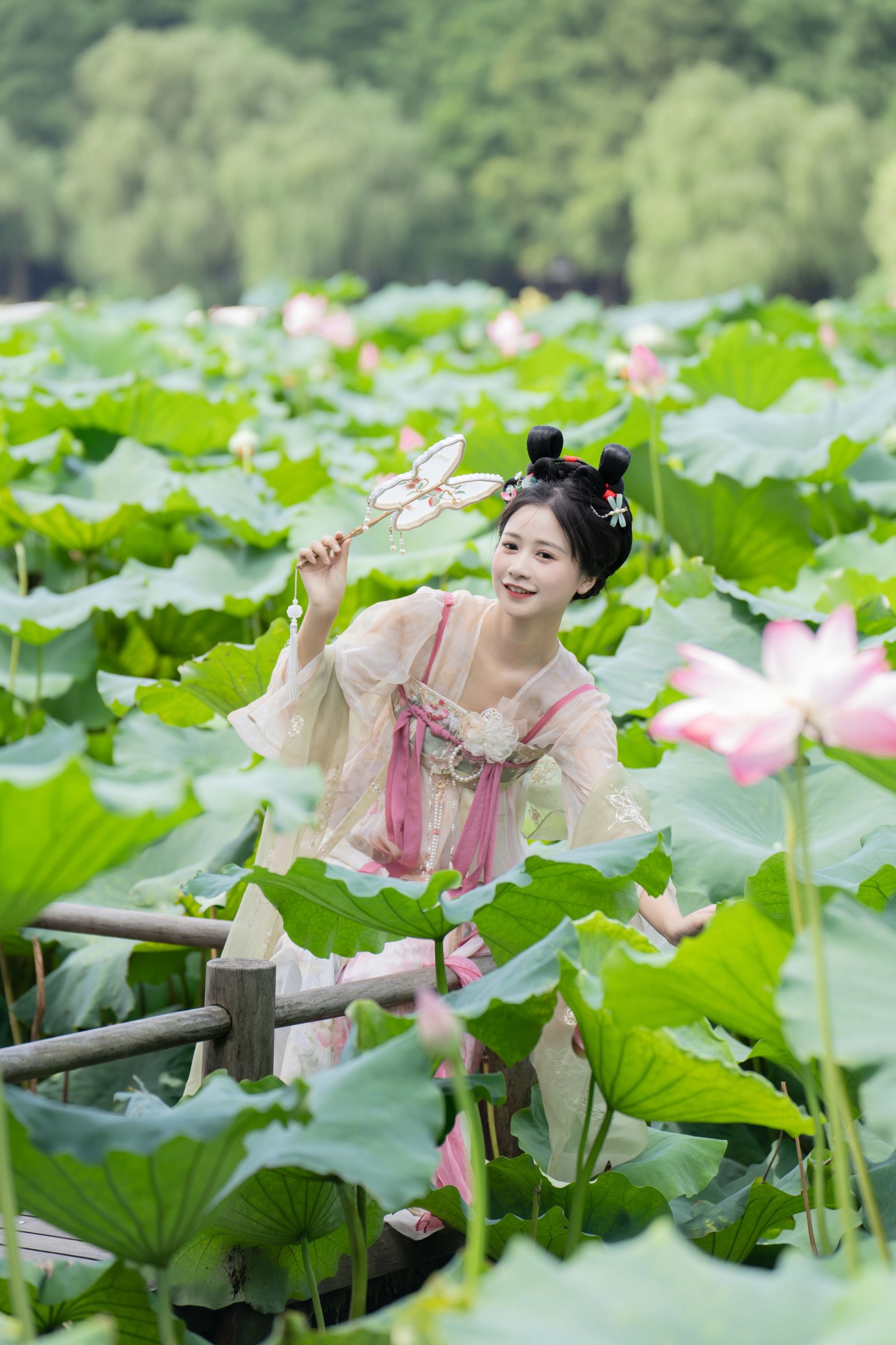 橙子舒 – 《夏日限定荷花少女》[22P]