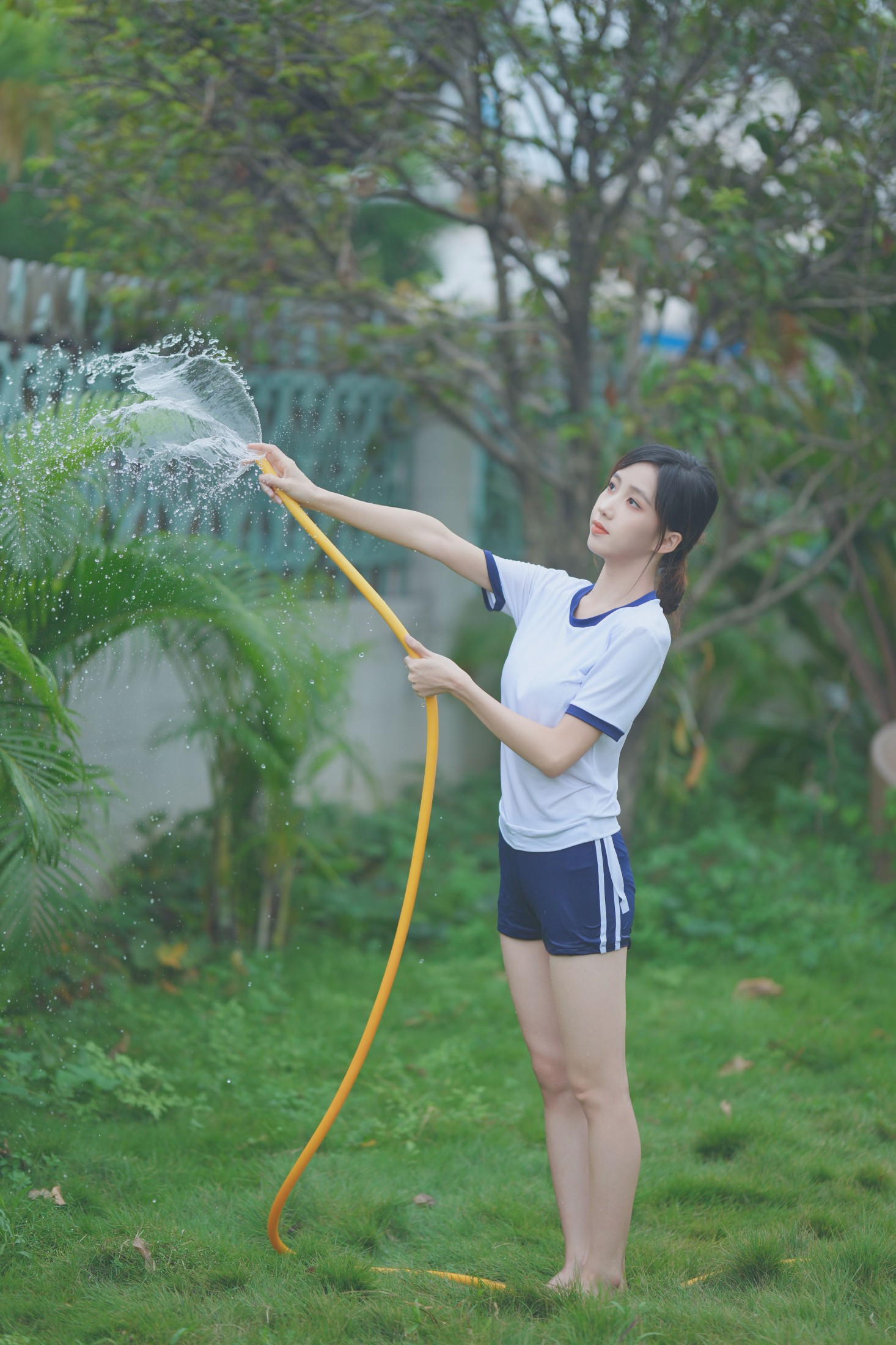 苏苏 – 《夏日泳池的苏苏》[23P]