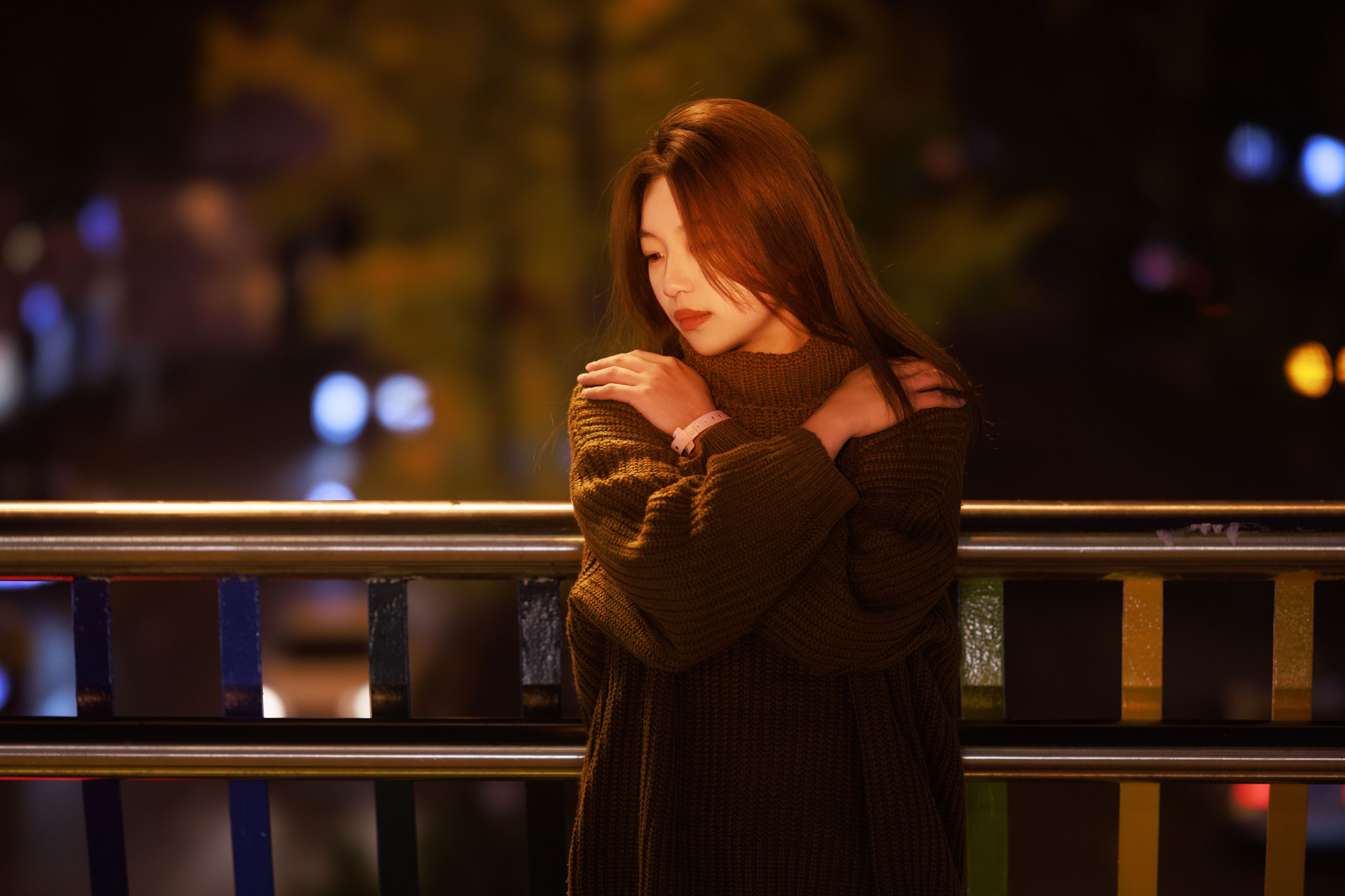 赤木晴子 – 《夜色路灯拍照》[22P]