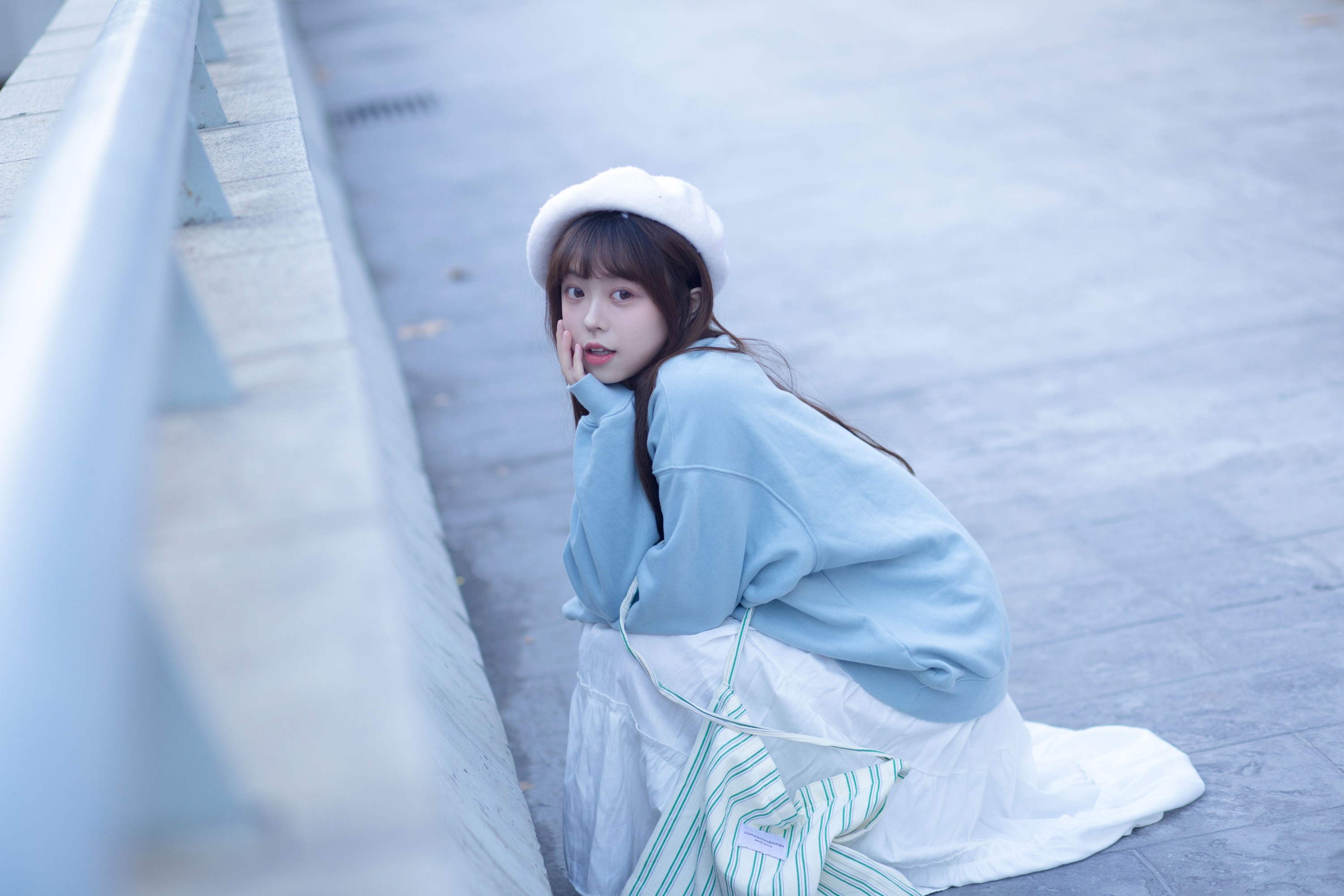 哈吉麻花 – 《Holiday》[25P]