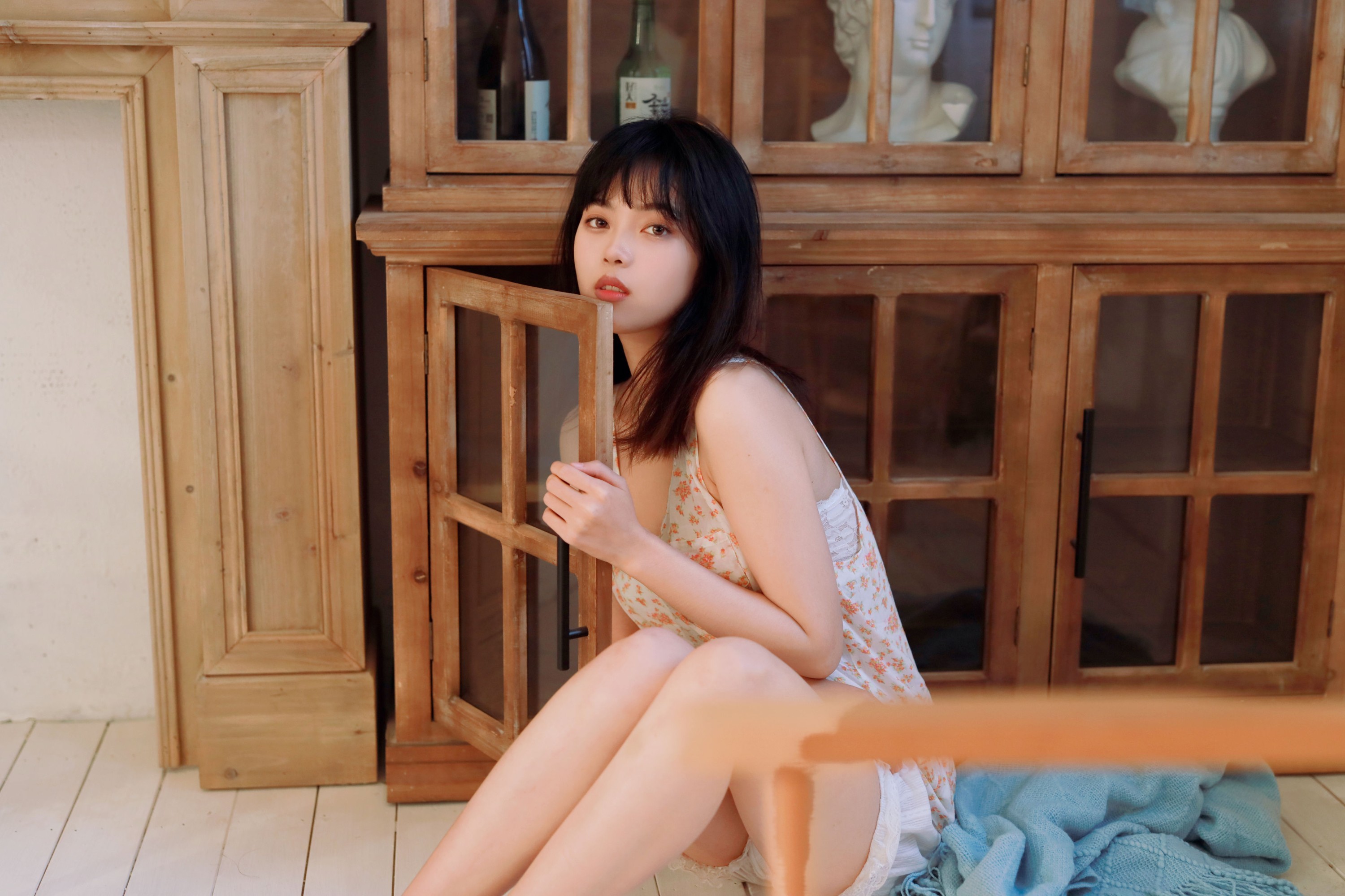 小薇人儿 – 《慵懒的房间》[36P]