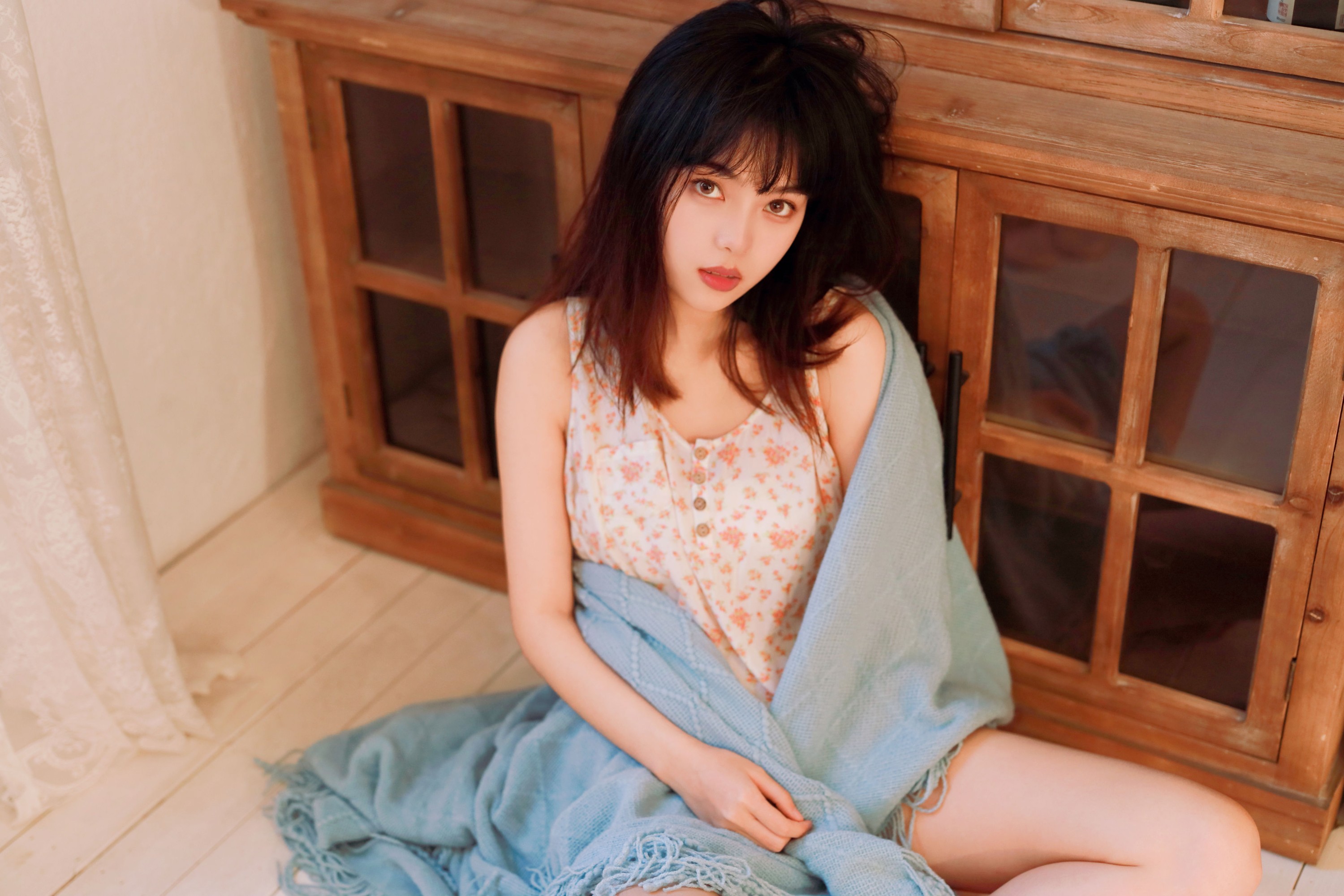 小薇人儿 – 《慵懒的房间》[36P]