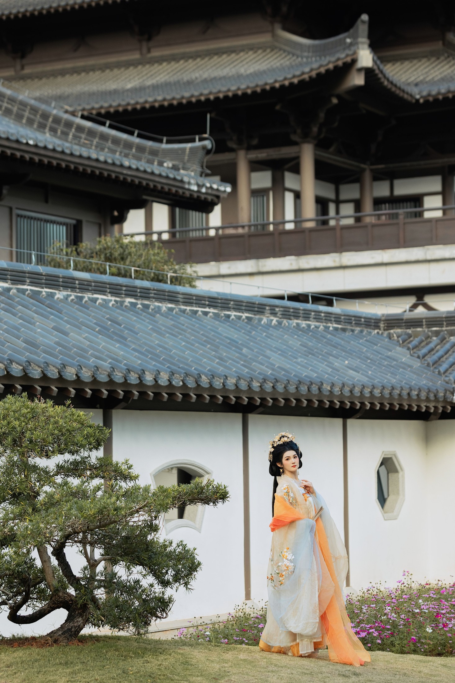 亿歆 – 《朝花引》[22P]