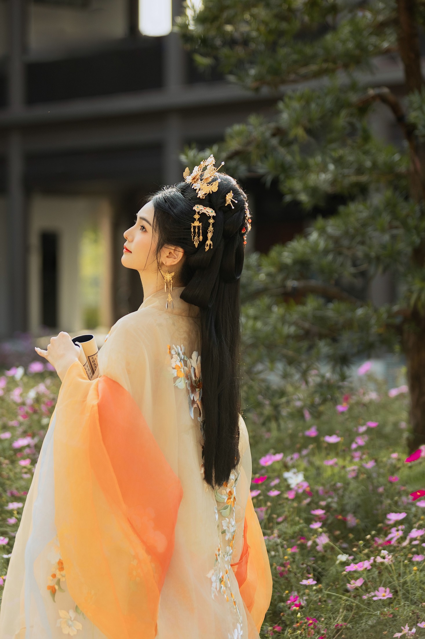 亿歆 – 《朝花引》[22P]