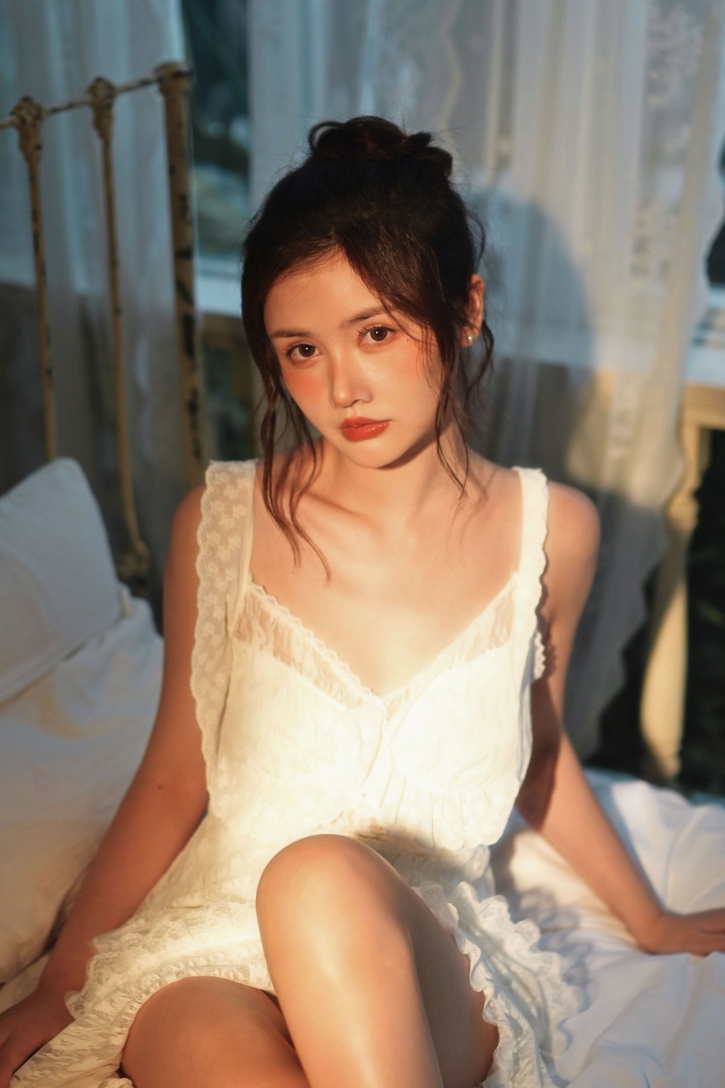 小路 – 《光照亮她》[22P]