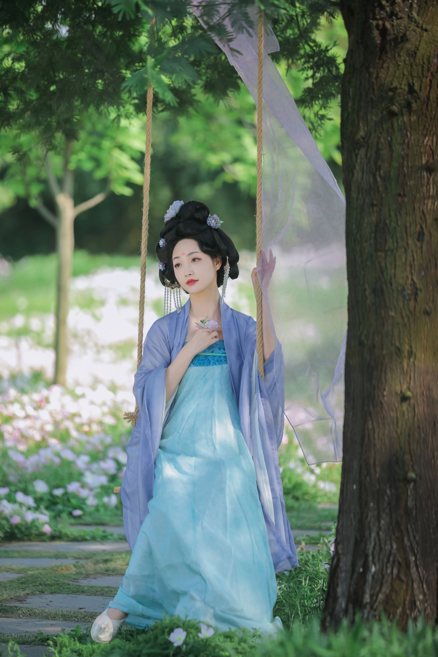 凌子兮 – 《月见花》[24P]