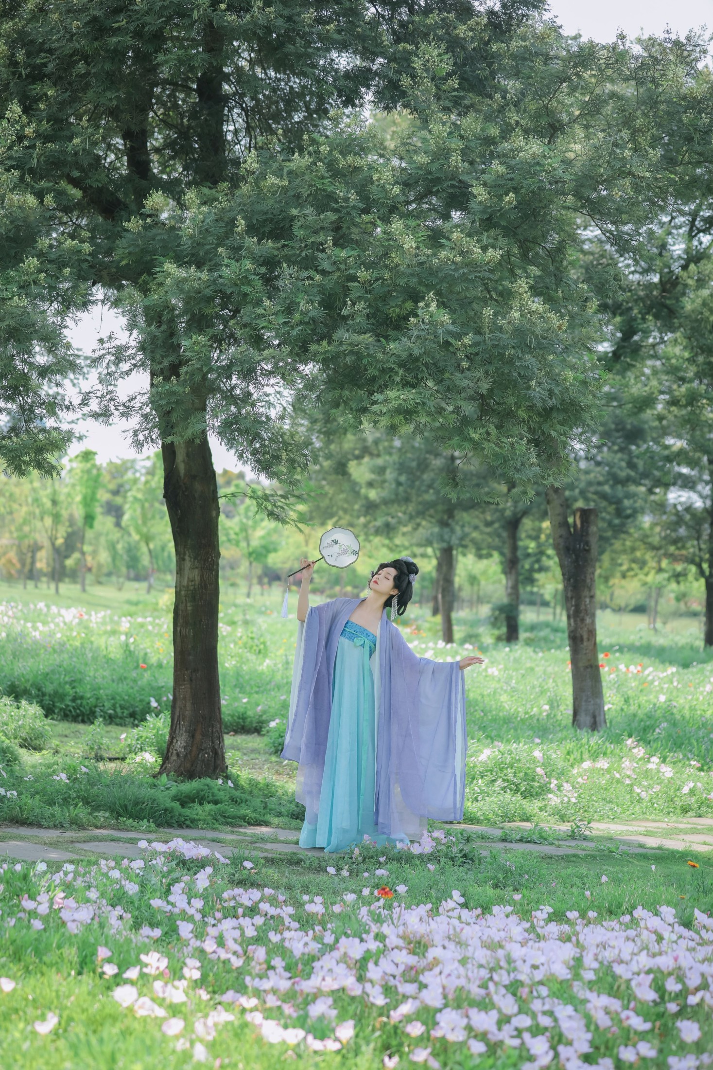 凌子兮 – 《月见花》[24P]