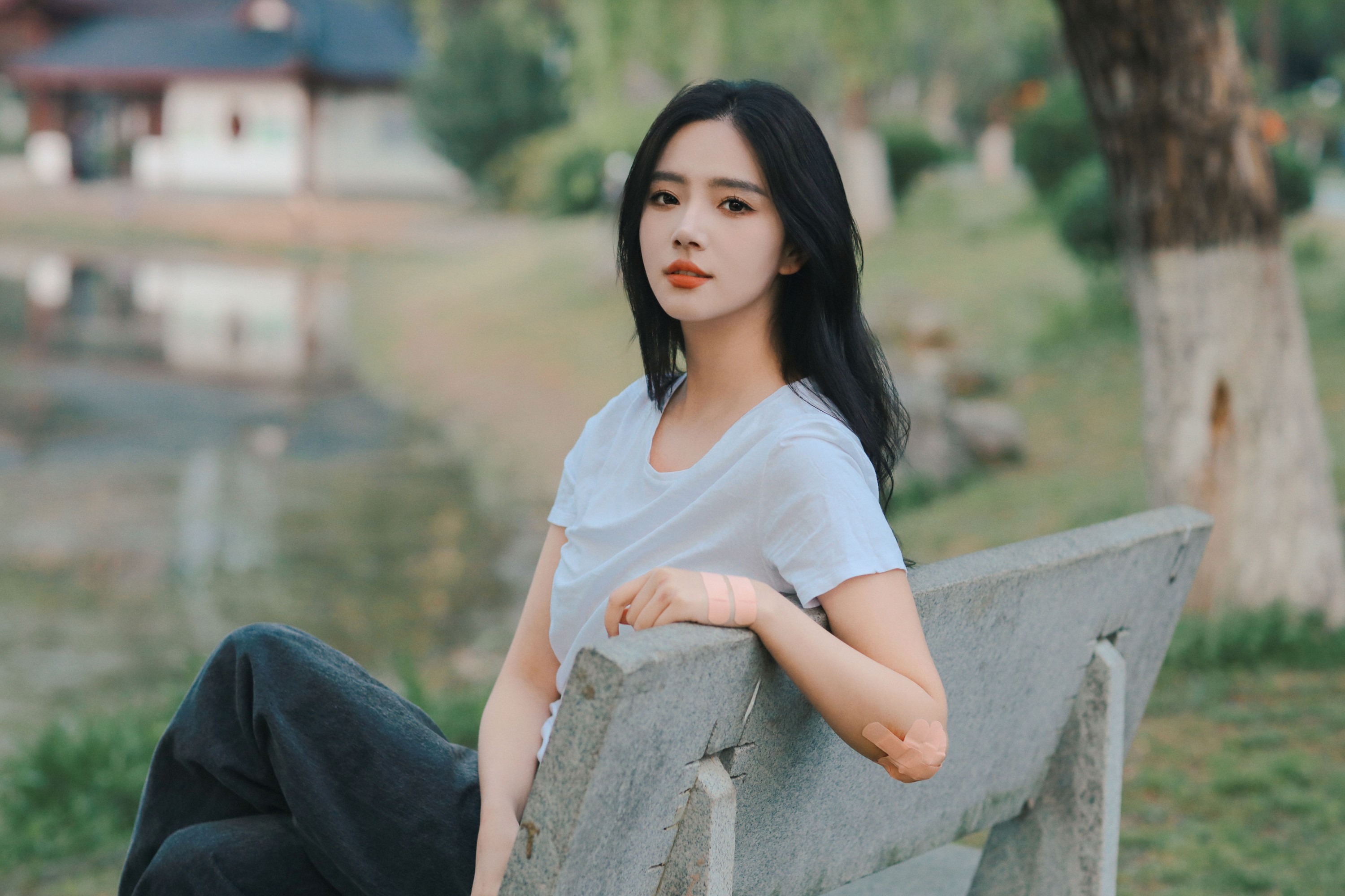 Elaine – 《湖边漫步》[22P]