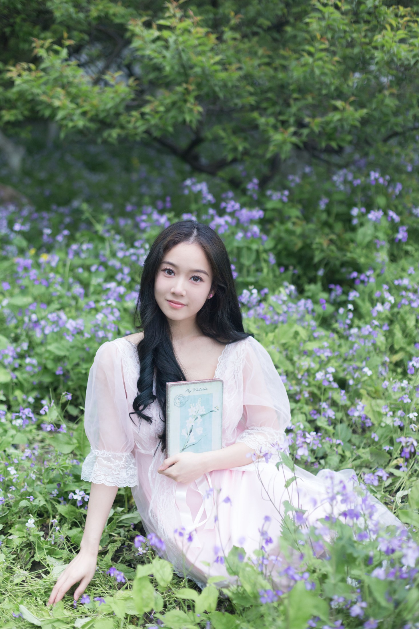 戈曼妮Nini – 《二月兰的春日》[28P]