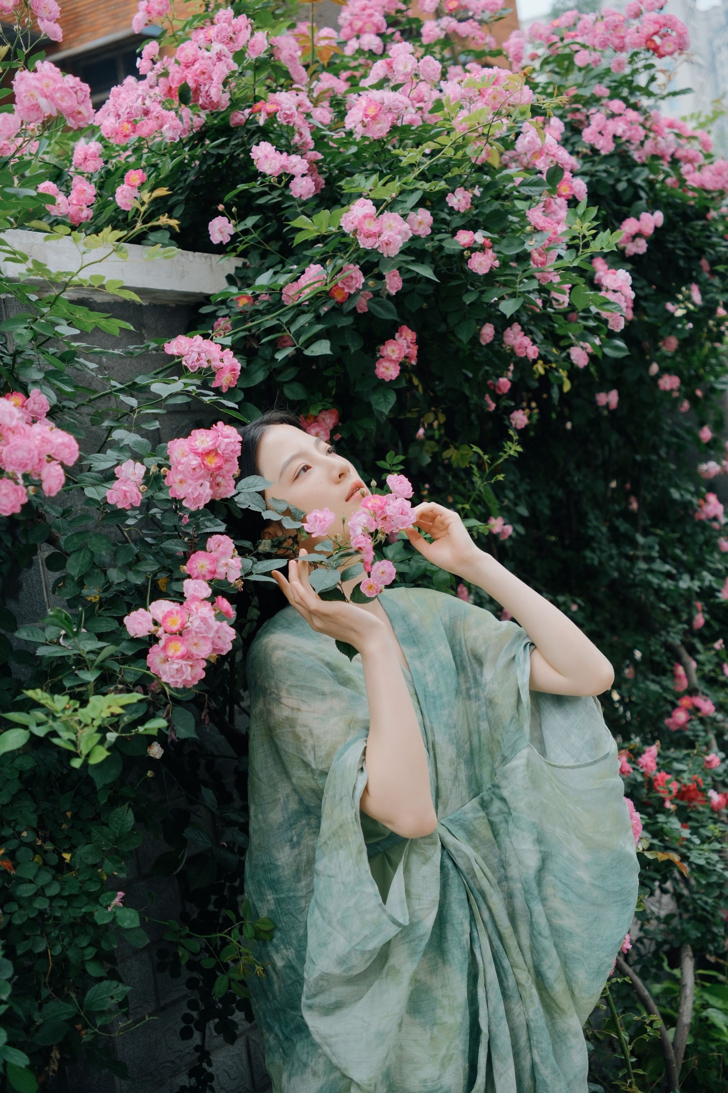 苗苗 – 《记忆是无花的蔷薇》[22P]