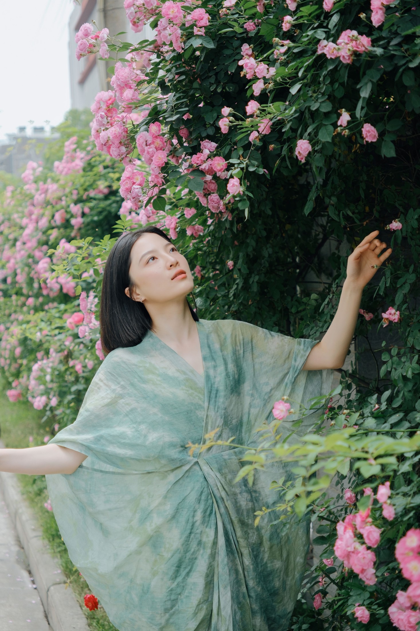 苗苗 – 《记忆是无花的蔷薇》[22P]