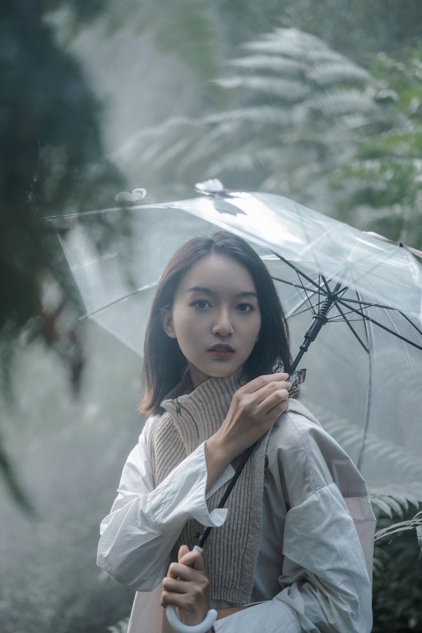 山间雾时雨 – 《你永远在光里》[32P]