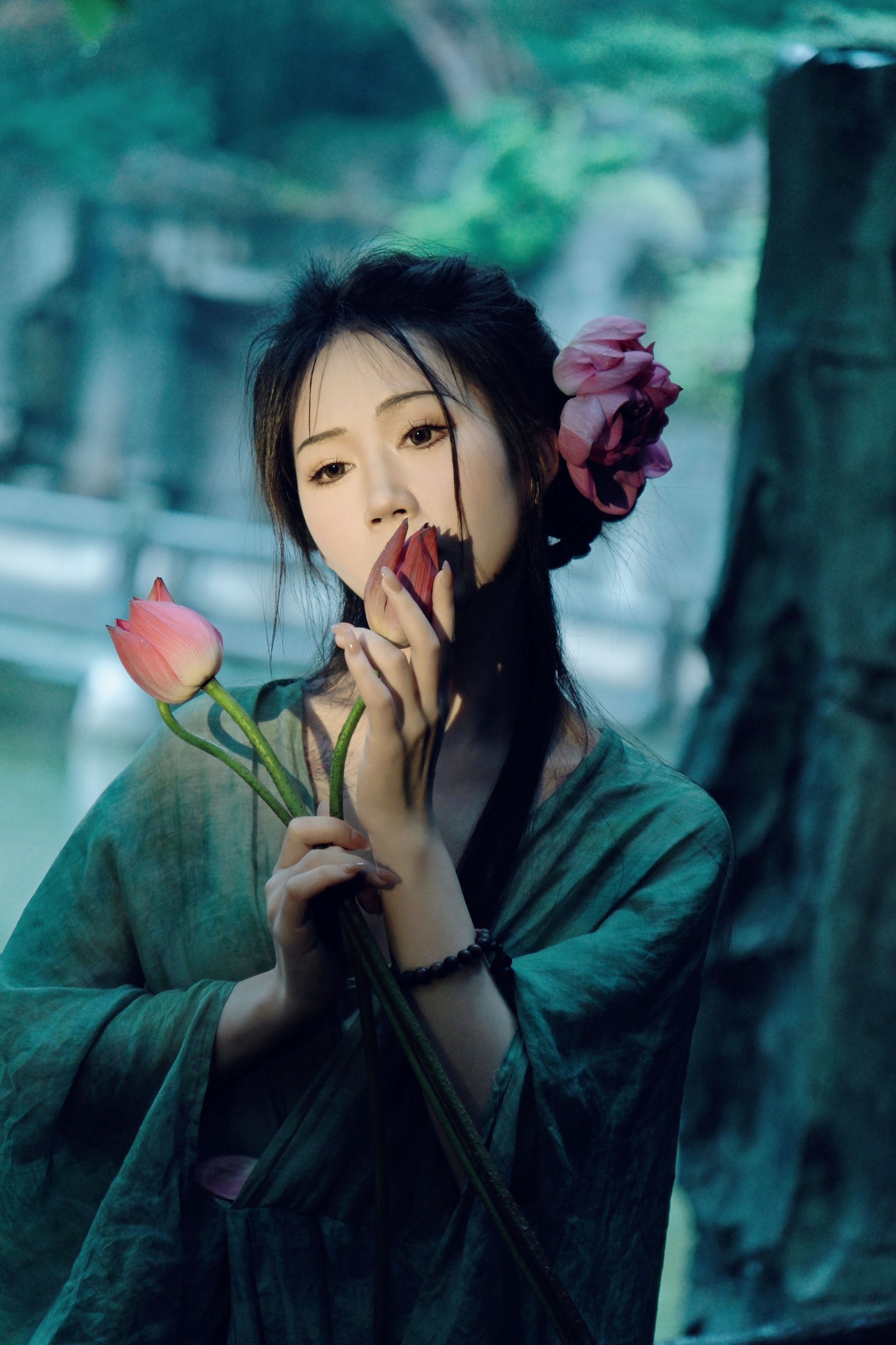 文鱼 – 《雨中荷》[21P]