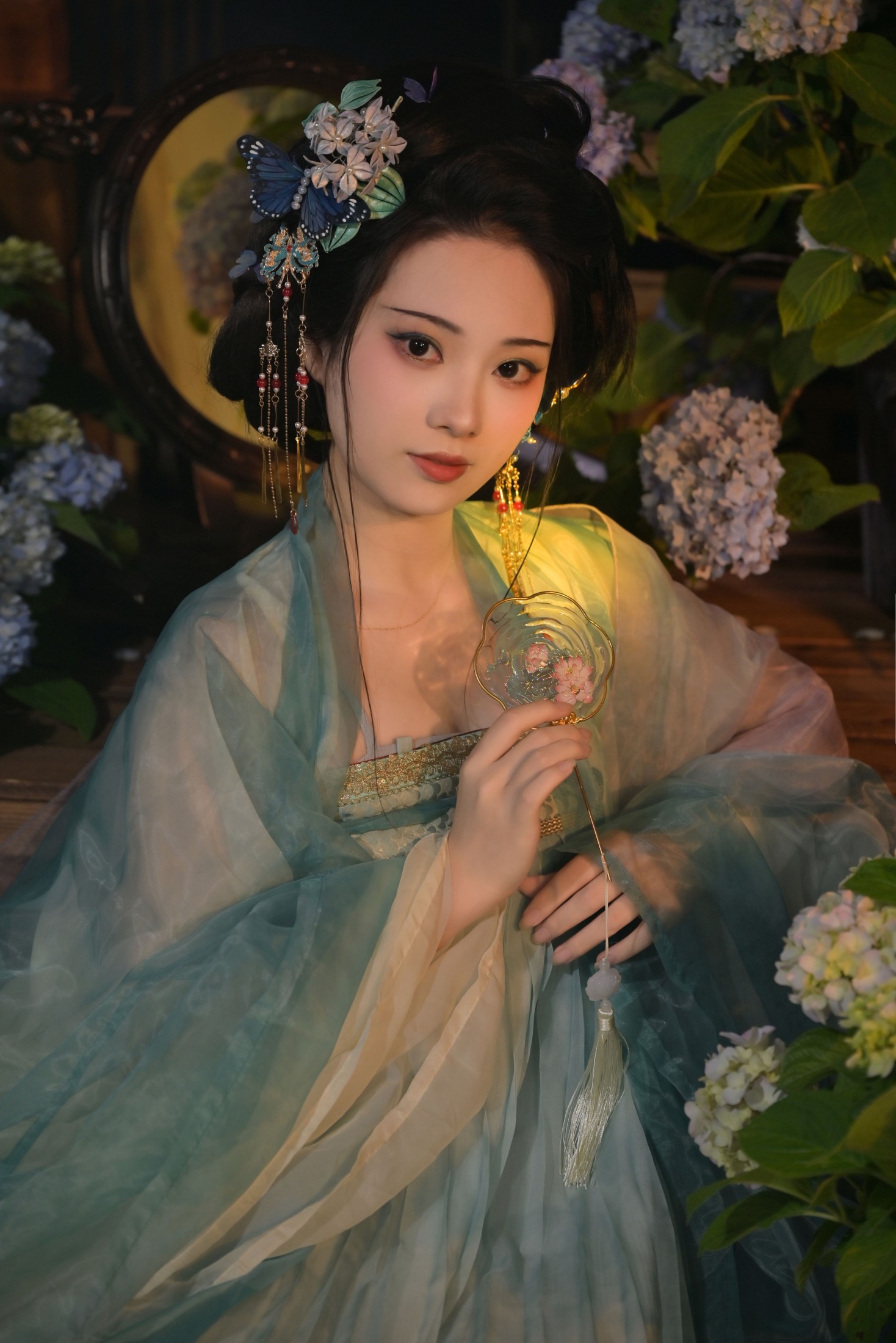 梨荼白 – 《绣球香风》[22P]