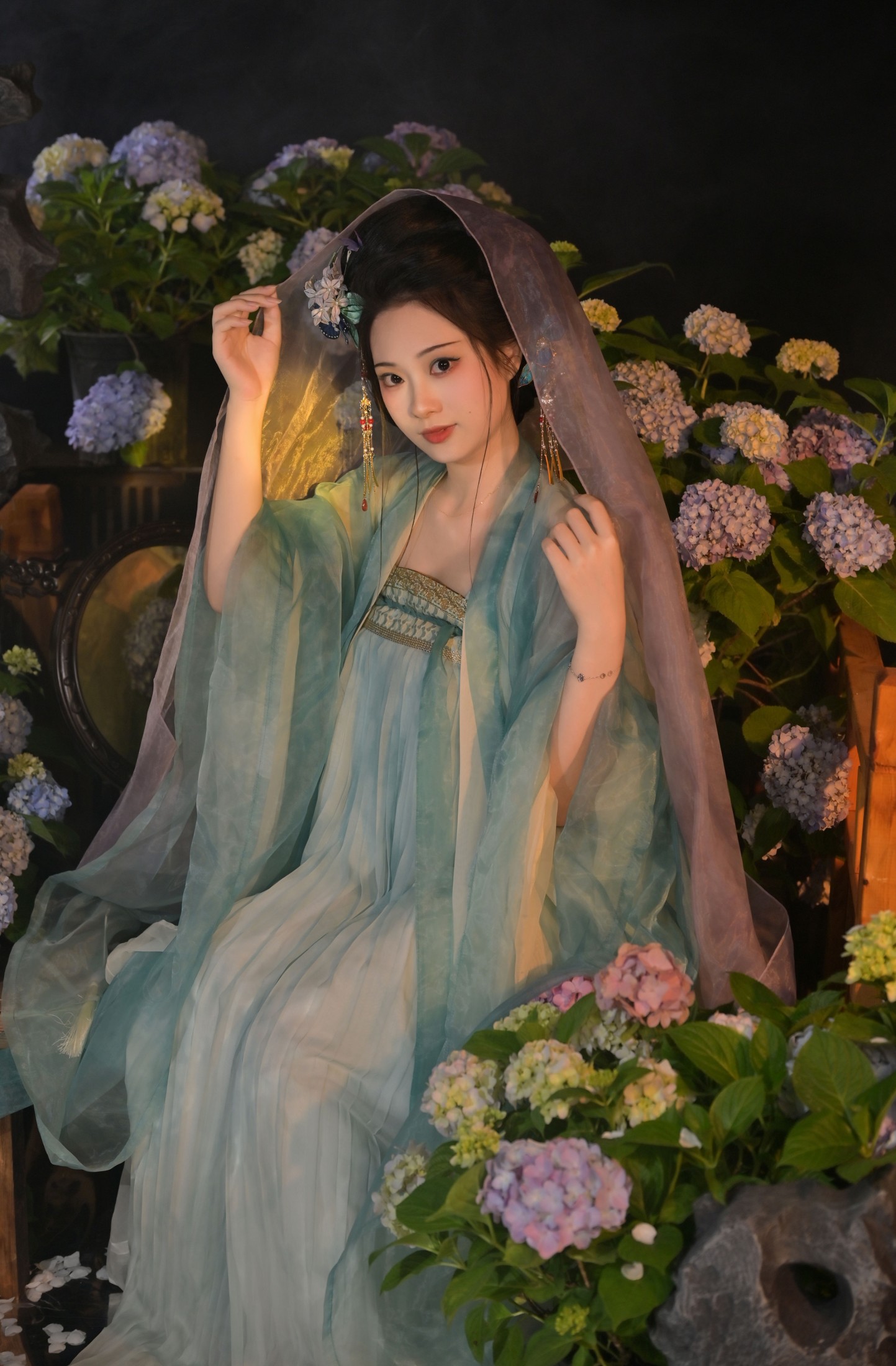 梨荼白 – 《绣球香风》[22P]