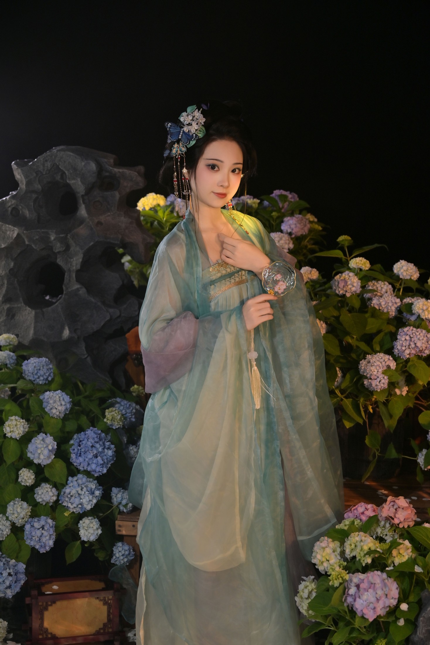 梨荼白 – 《绣球香风》[22P]