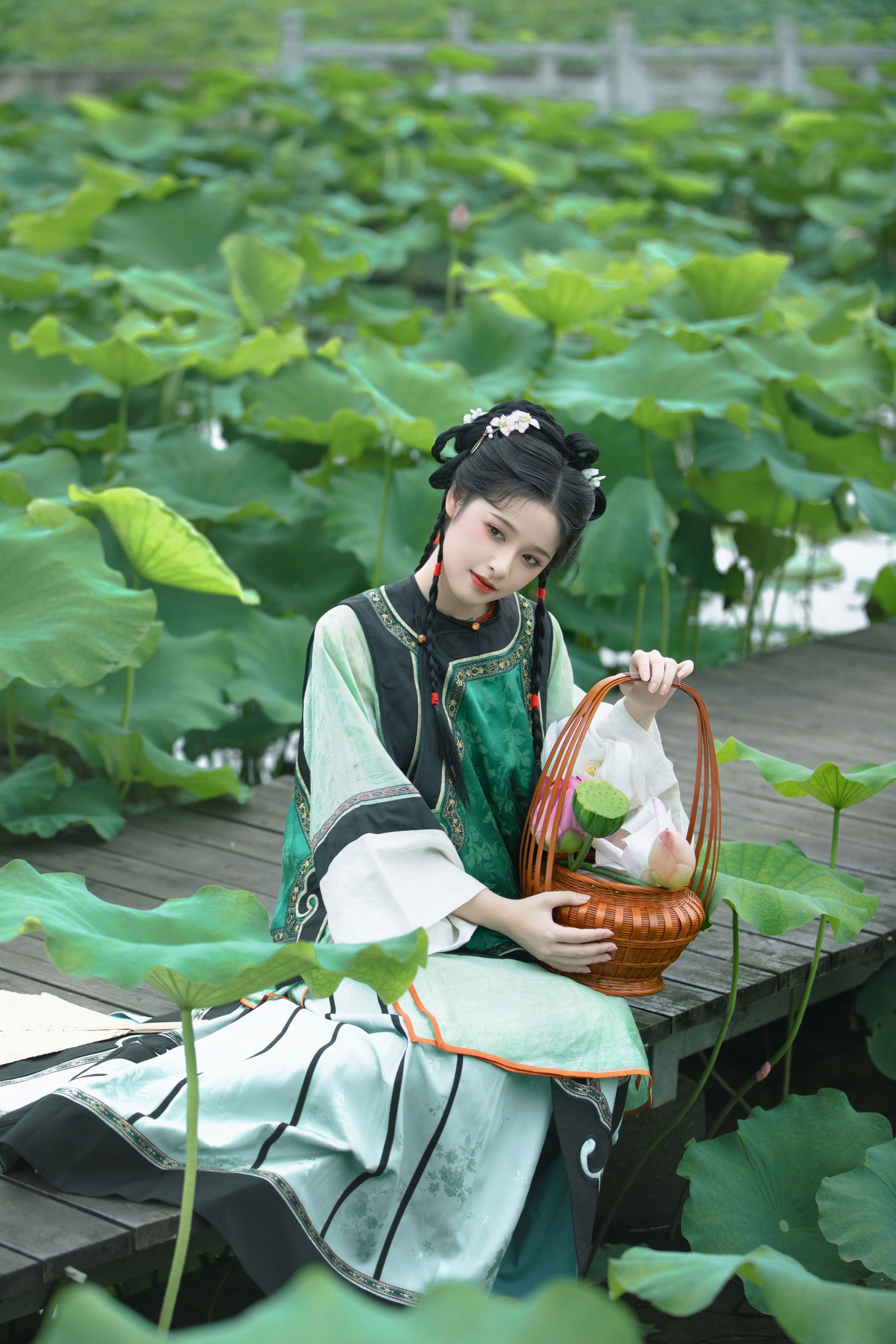 恬恬圈圈 – 《菡萏香》[46P]