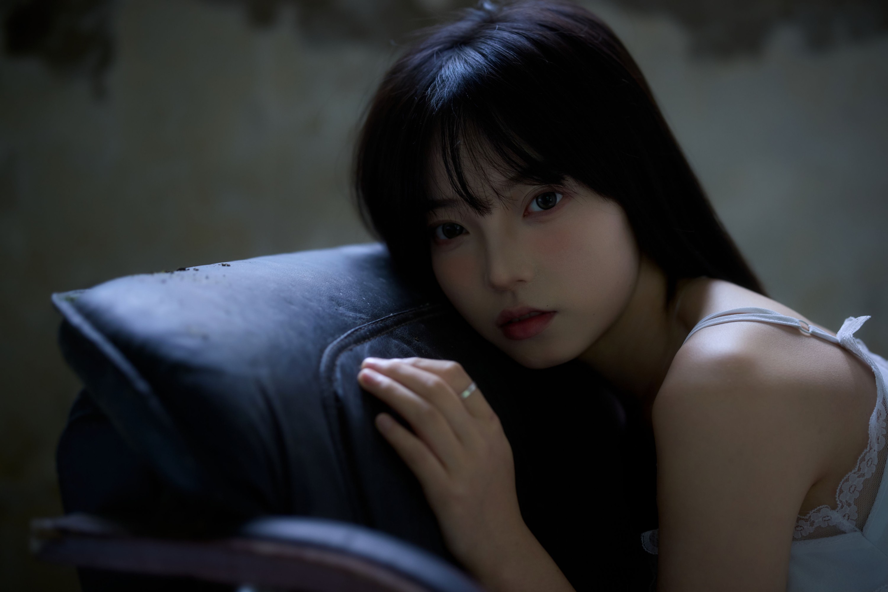 久菜盒子 – 《废墟人像》[36P]